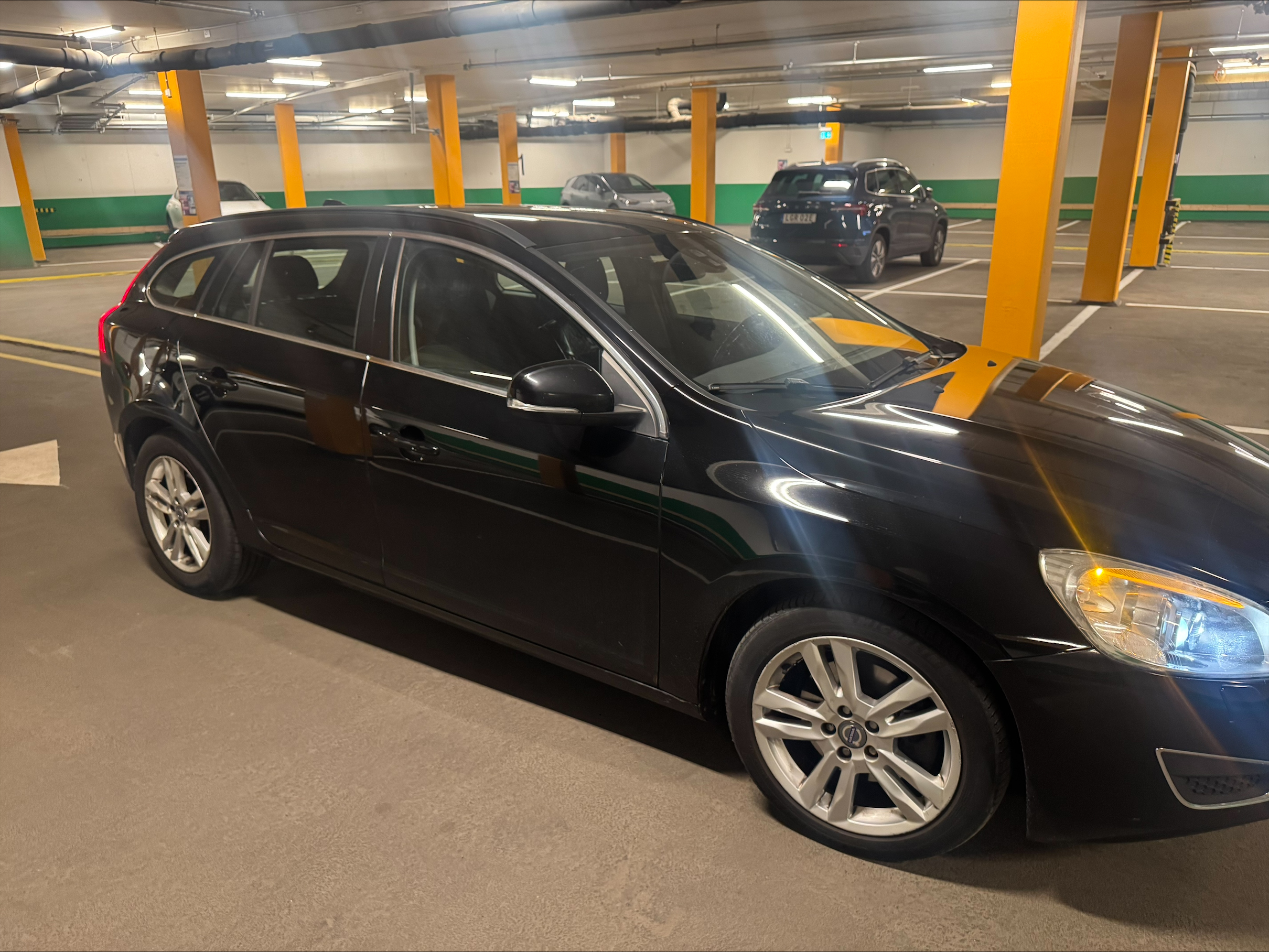 Volvo V60 T3 Manuell 2011, kuva 3/4