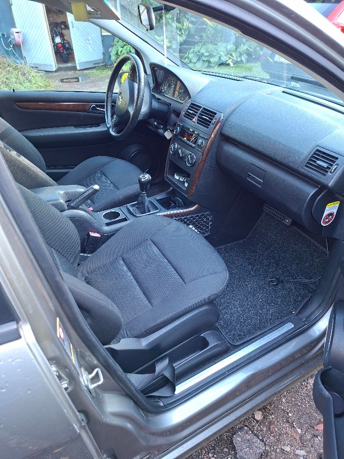 Mercedes-Benz A 170 5-dörrars Manuell 2006, kuva 2/4