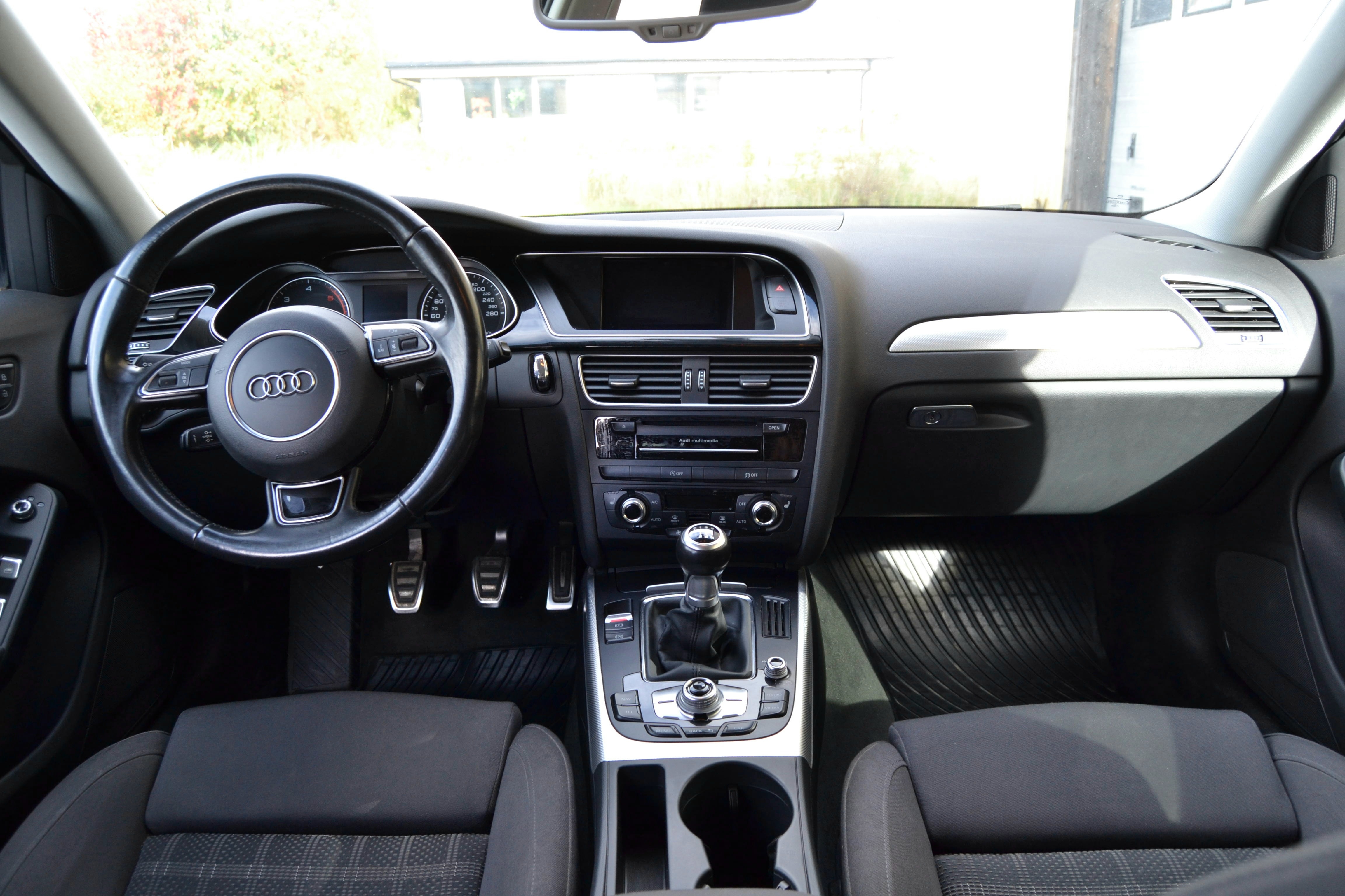 Audi A4 Avant 2.0 TDI quattro Manuell 2015, bild 7/10