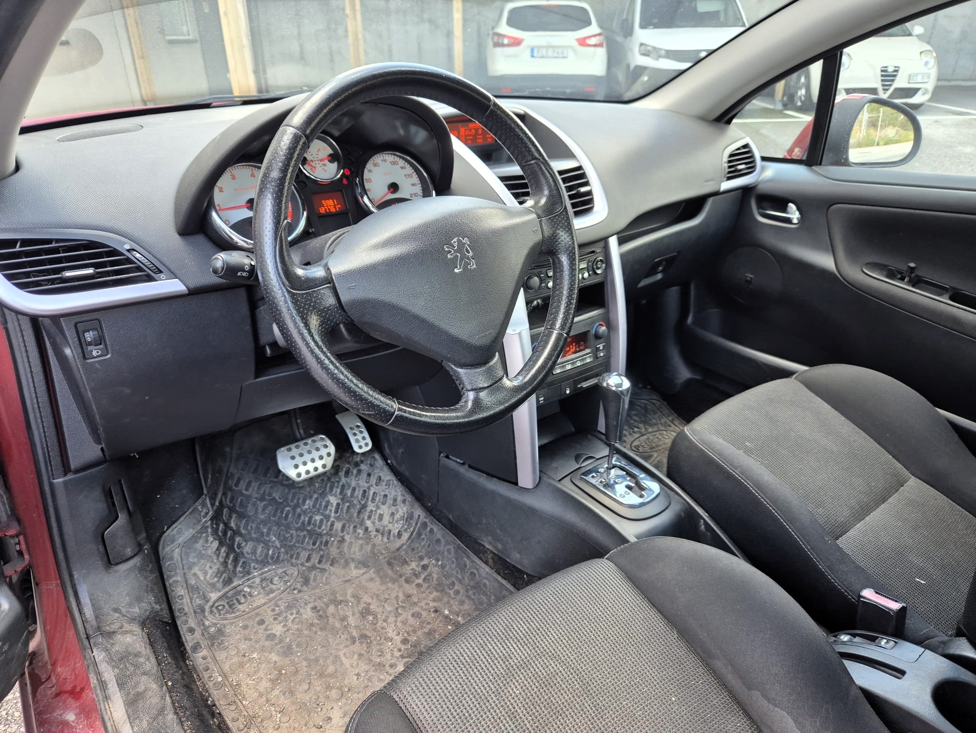 Peugeot 207 CC 1.6 VTI Automat 120hk JBL 2007, bild 6/9