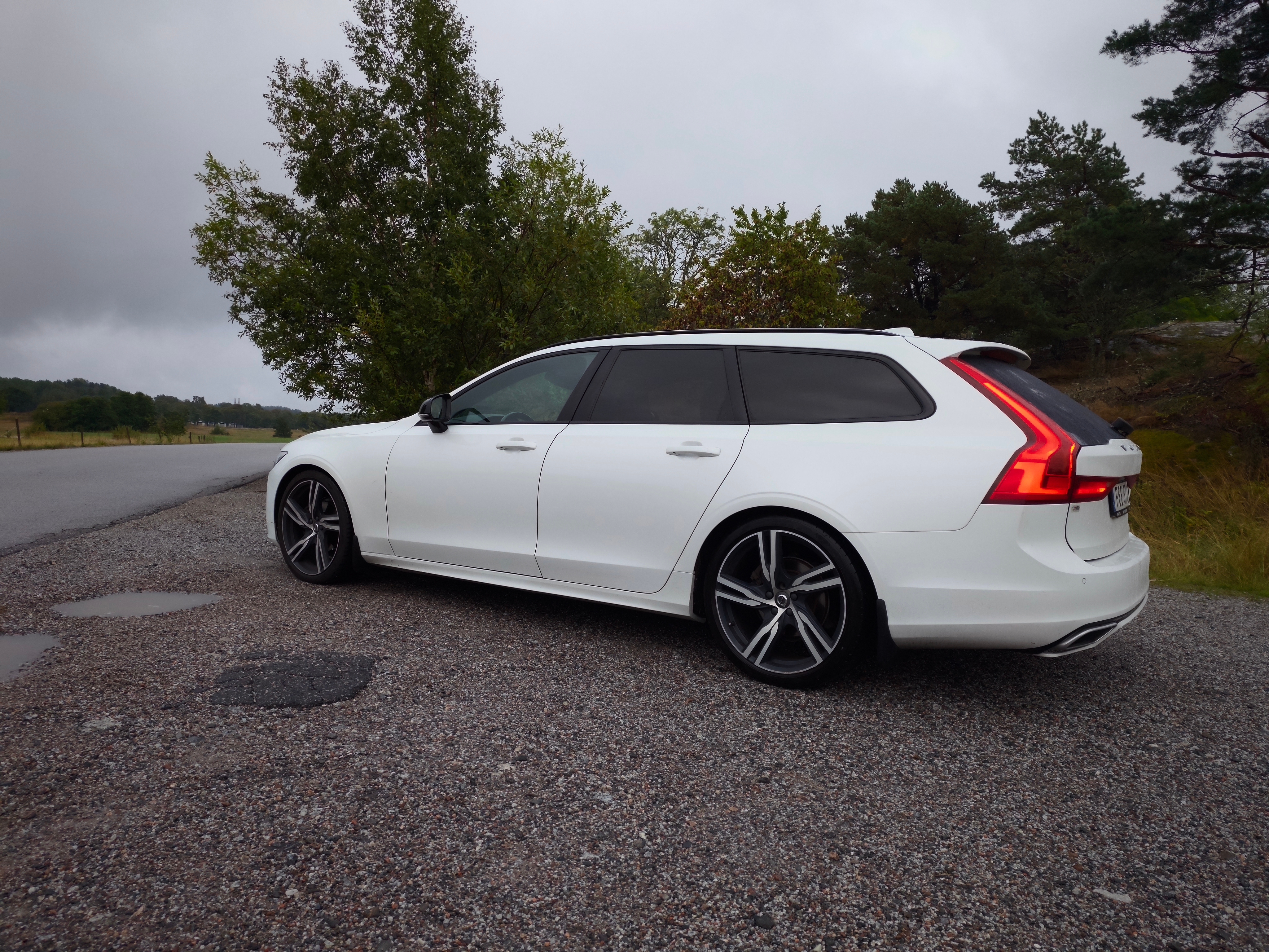 Volvo V90 D4 AWD Geartronic R-design 2020, kuva 4/10