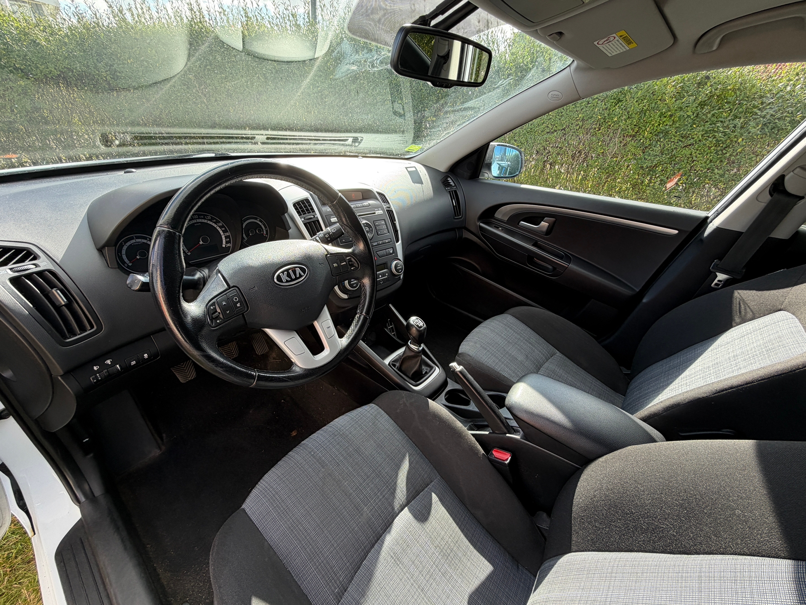 Kia Ceed _sw 1.6 CRDi Manuell 2010, bild 6/7