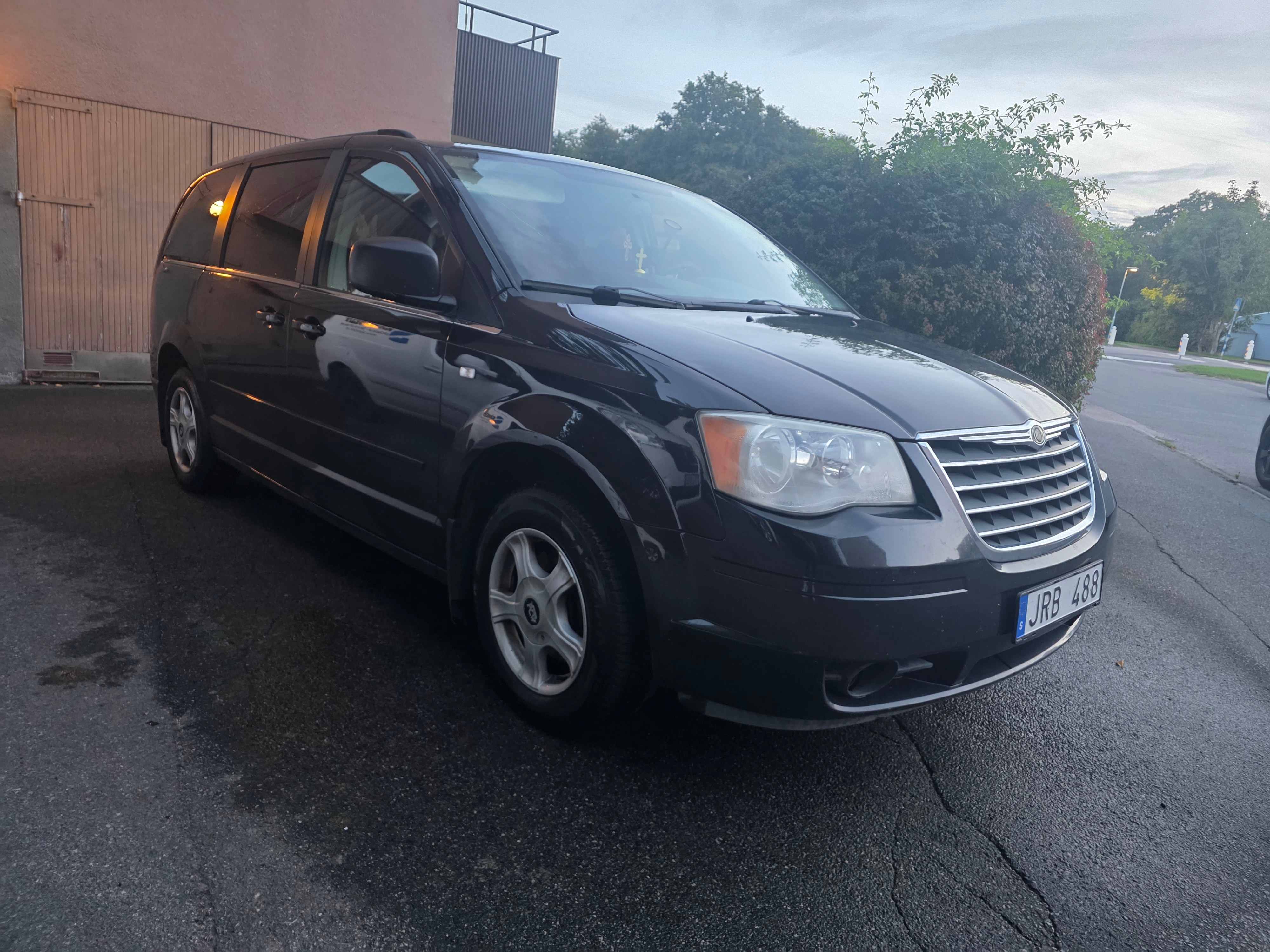 Chrysler Grand Voyager 3.8 V6 Automatisk 2009, photo 2/10