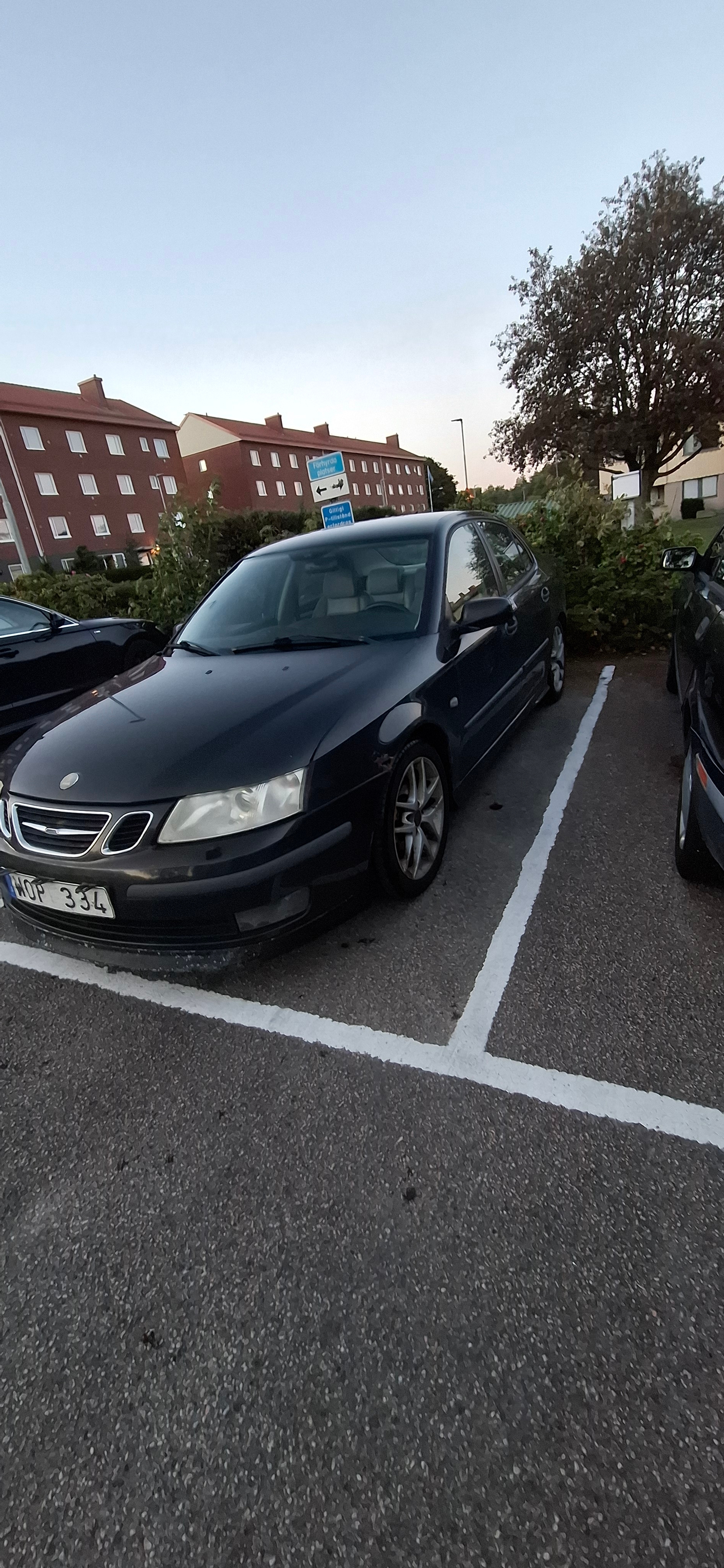 Saab 9-3 SportSedan 2.0 T Manuell 2005, bild 2/2