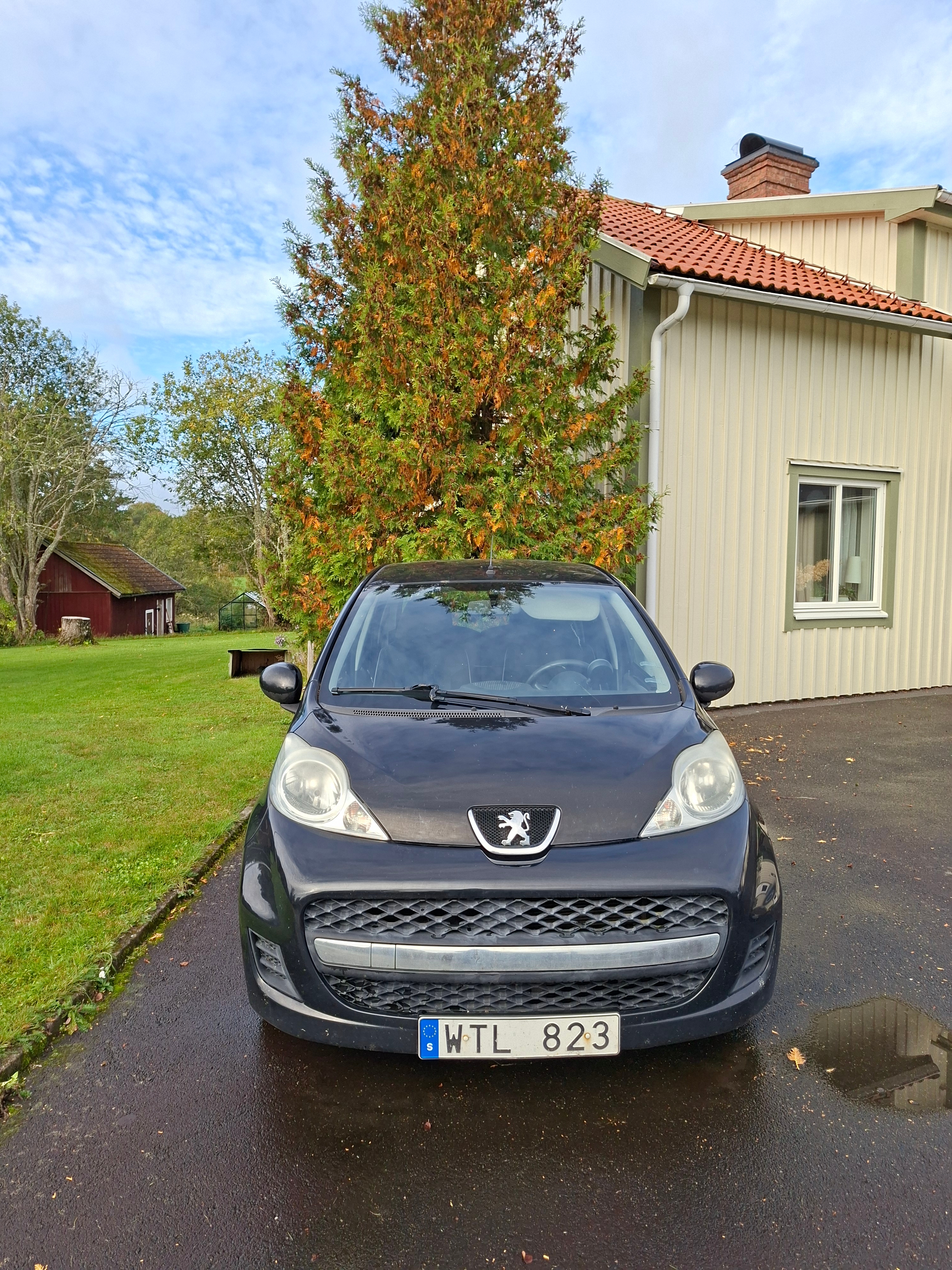 Peugeot 107 5-dörrar 1.0 Manuell 2011, bild 2/8