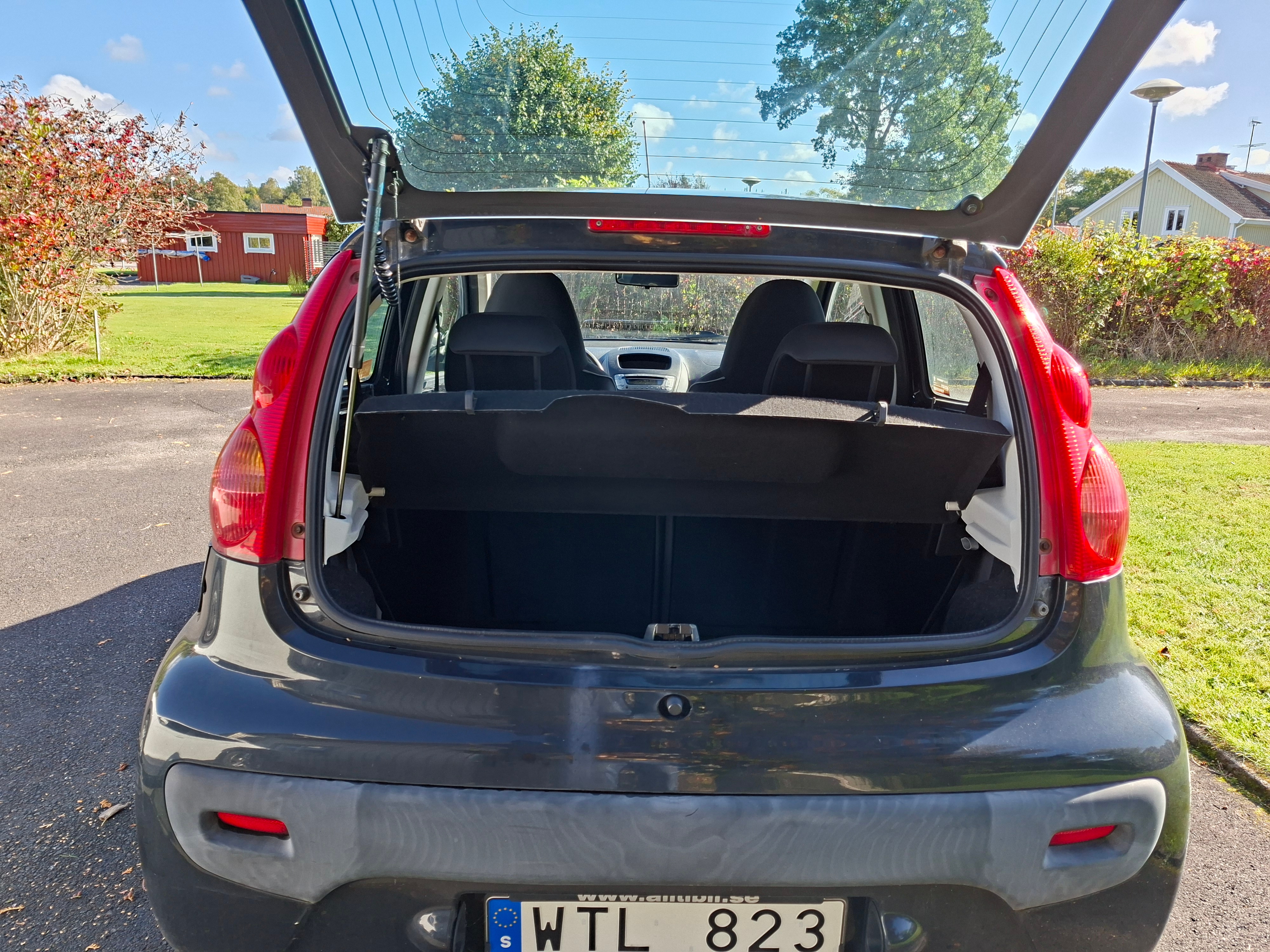 Peugeot 107 5-dörrar 1.0 Manuell 2011, bild 6/8