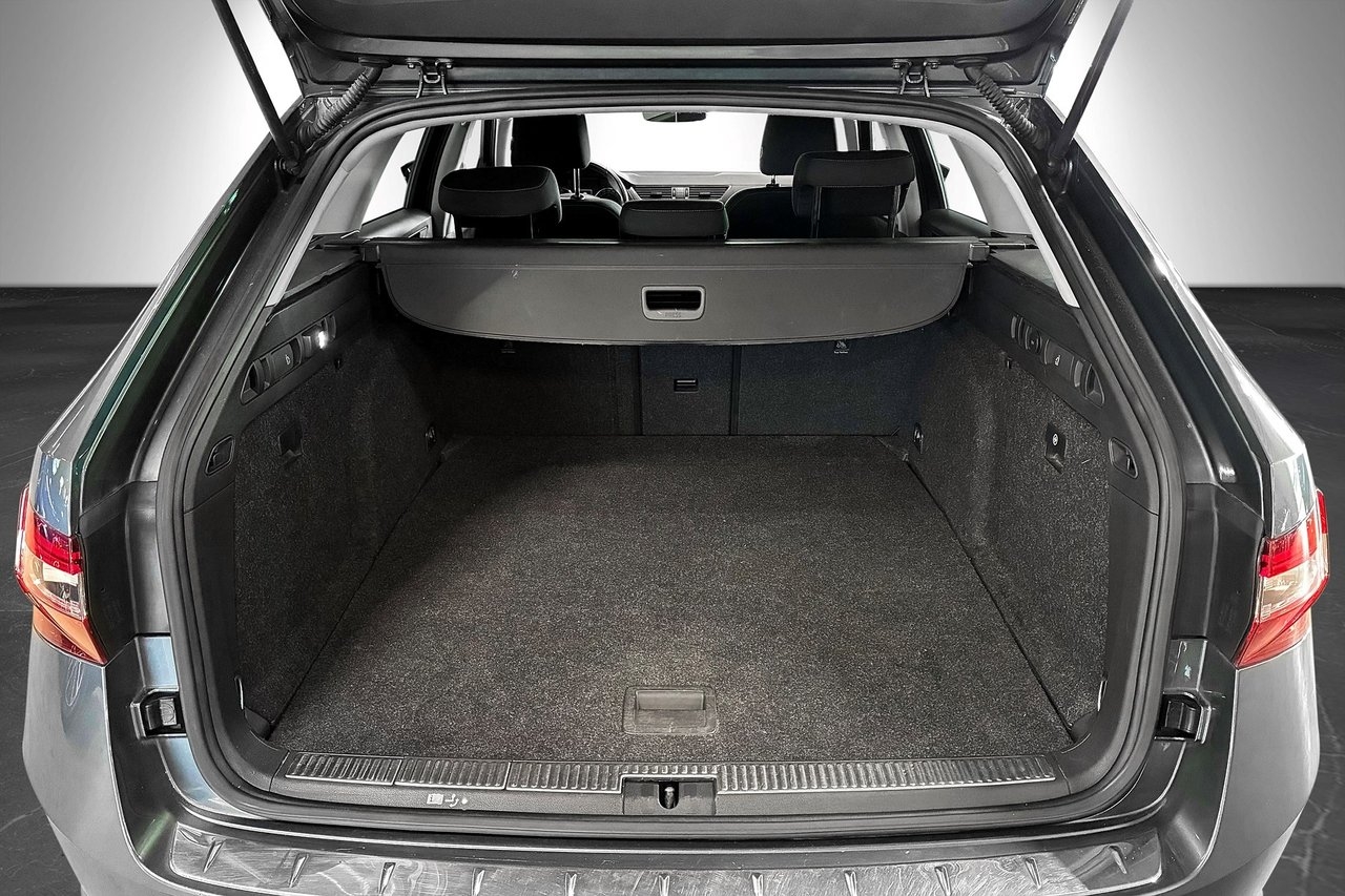 Skoda Superb Kombi 2.0 TDI 2017, bild 6/10