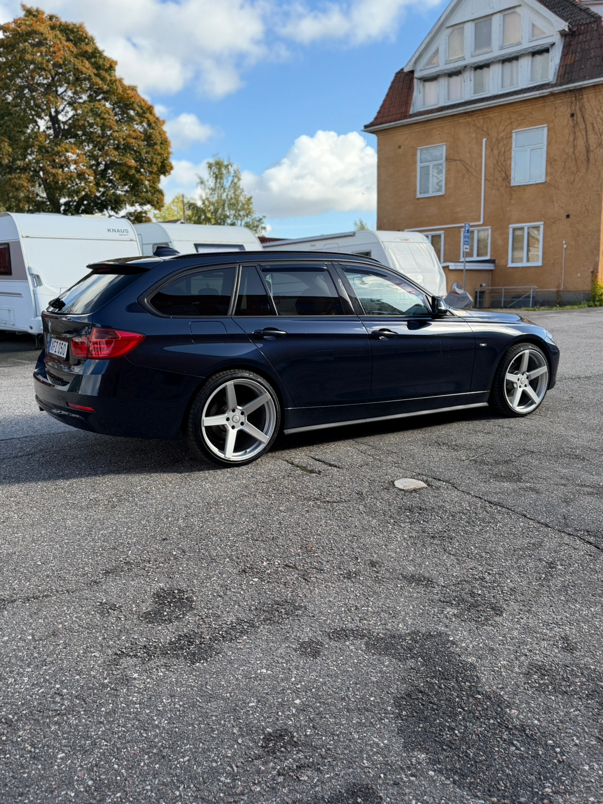 BMW 320 d xDrive Touring Manuell 2015, bild 4/9