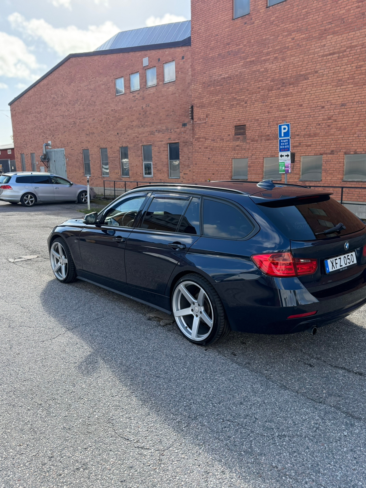 BMW 320 d xDrive Touring Manuell 2015, bild 2/9