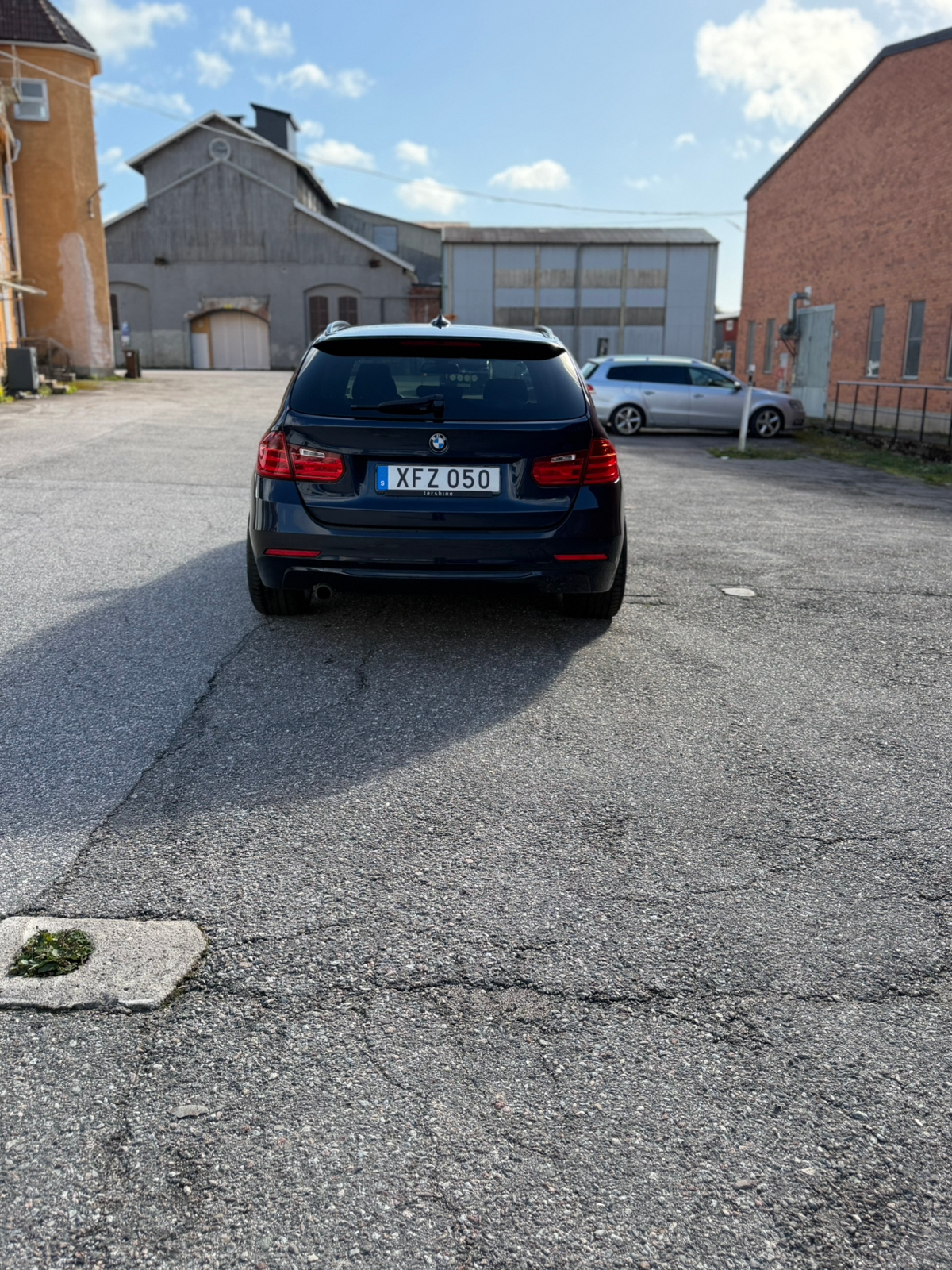 BMW 320 d xDrive Touring Manuell 2015, bild 3/9