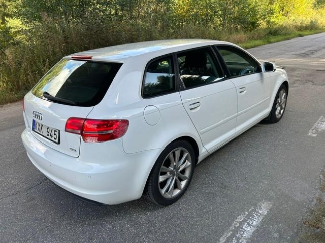 Audi A3 Sportback 2.0 TDI Manuell 2011, bild 6/10