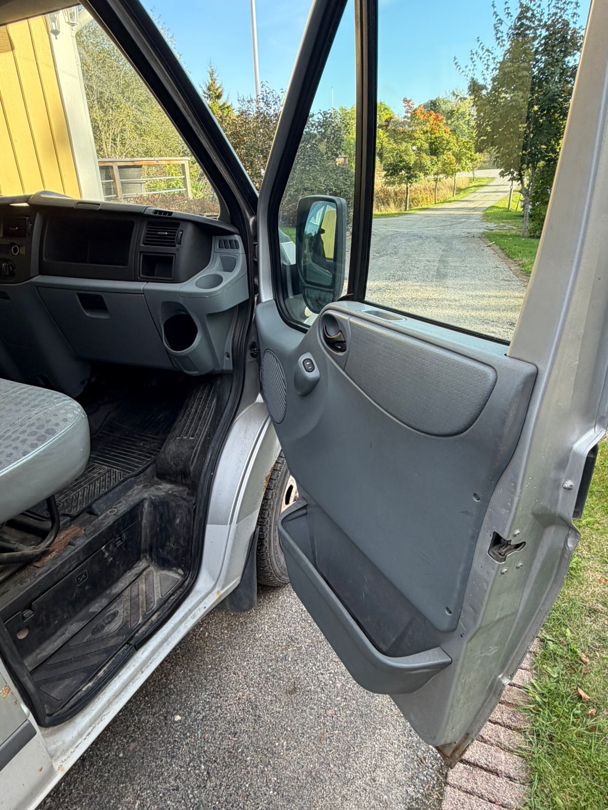 Ford Transit T260 2.2 TDCi Manuell 2010, kuva 3/7