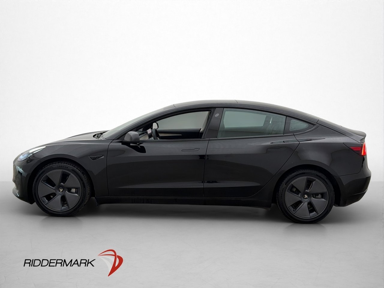Tesla Model 3 2021, kuva 5/10