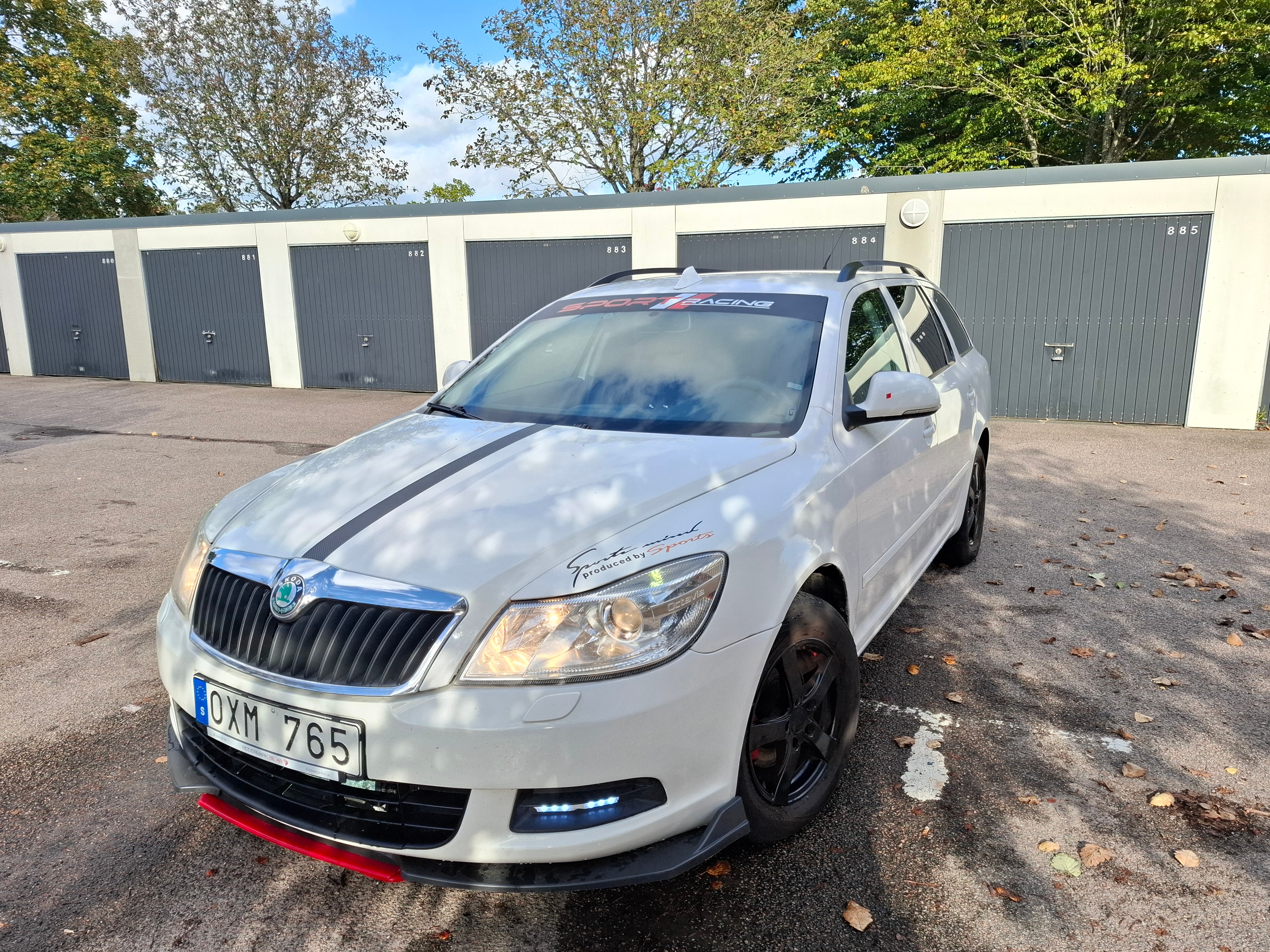 Skoda Octavia 2011, bild 2/7