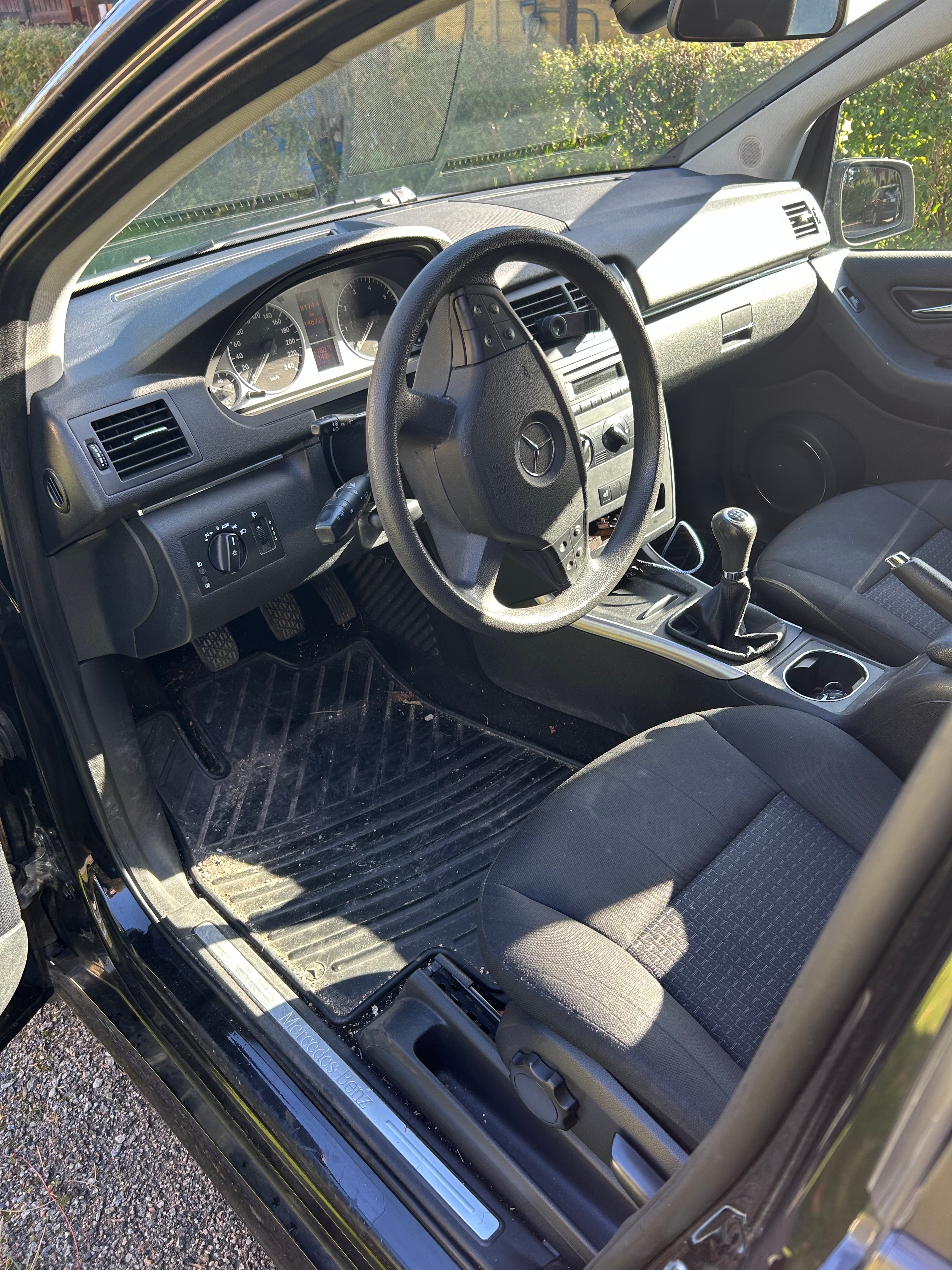 Mercedes-Benz B 180 Manuell 2010, bild 6/7