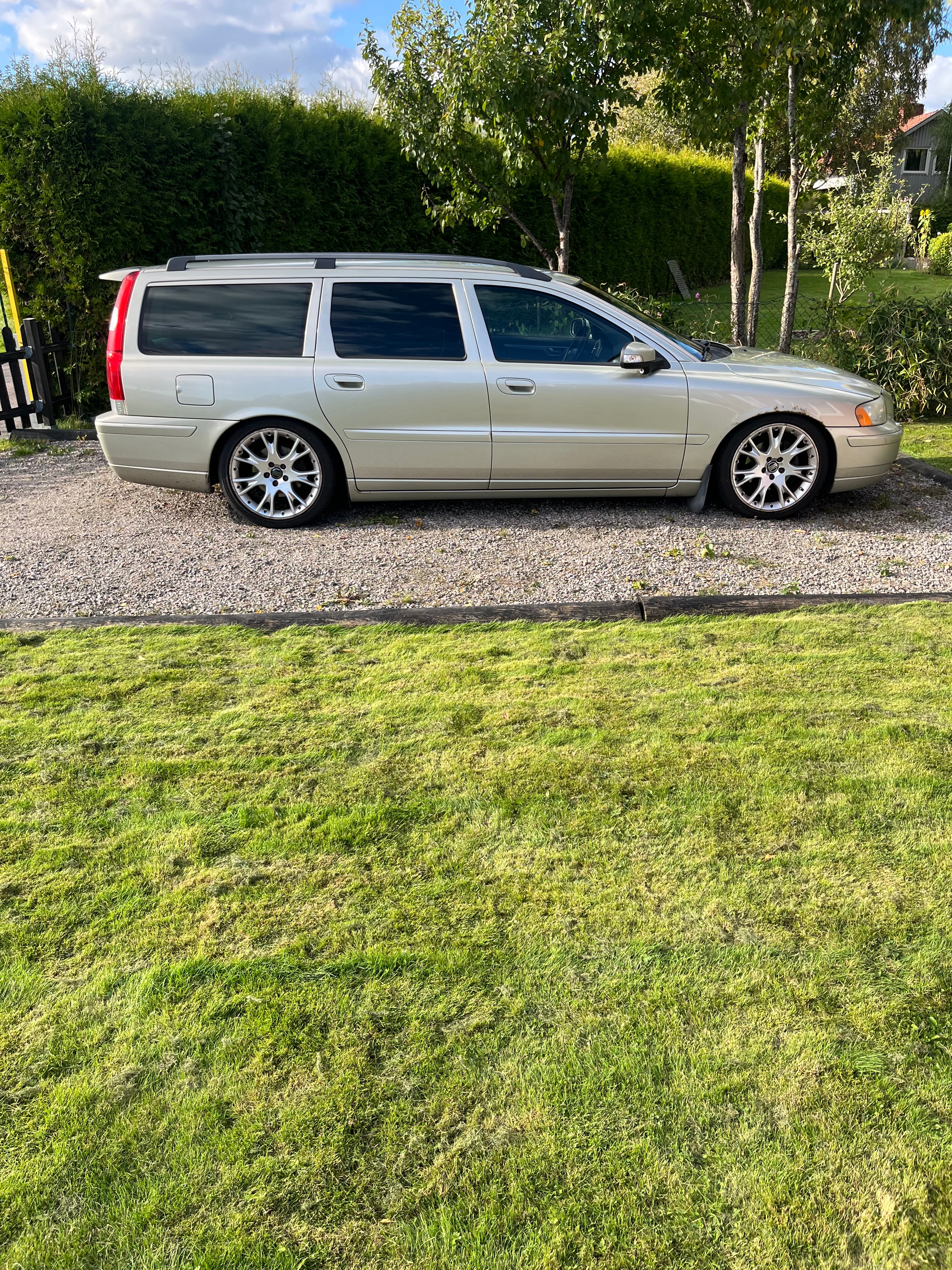 Volvo V70 D5 Geartronic 2007, kuva 2/6
