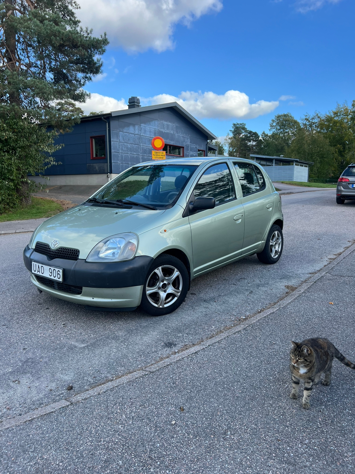 Toyota Yaris 5-dörrar 1.0 VVT-i Manuell 2003, bild 2/6
