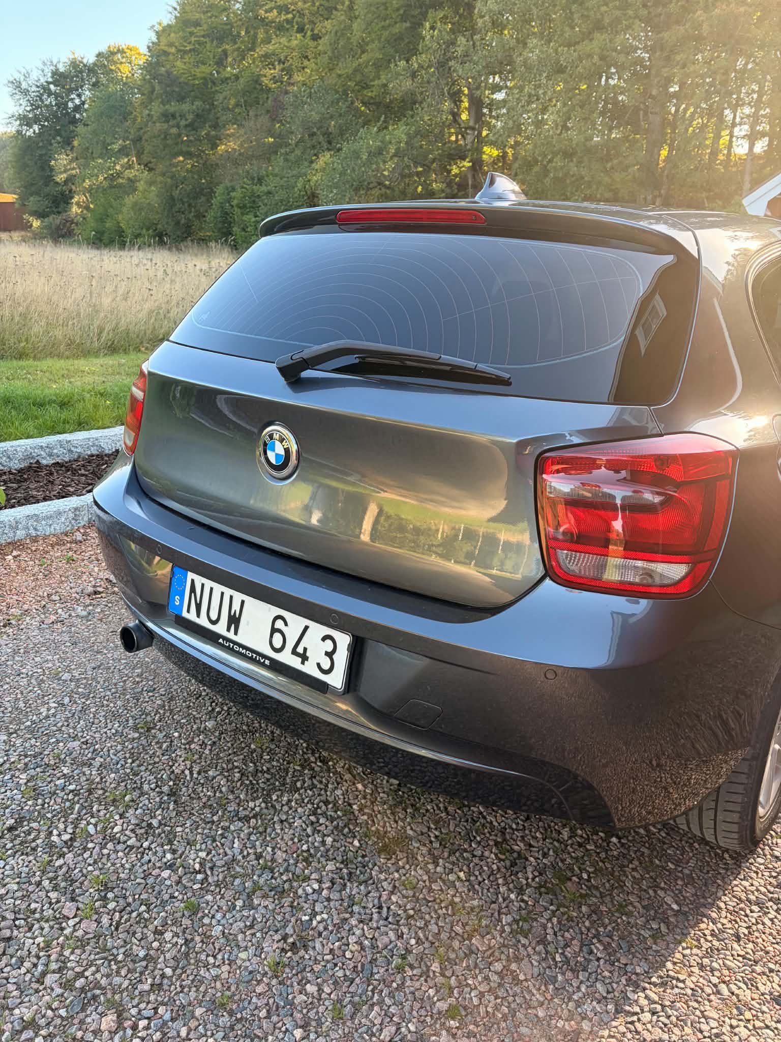 BMW 116 i 5-dörrars Manuell 2013, kuva 2/5