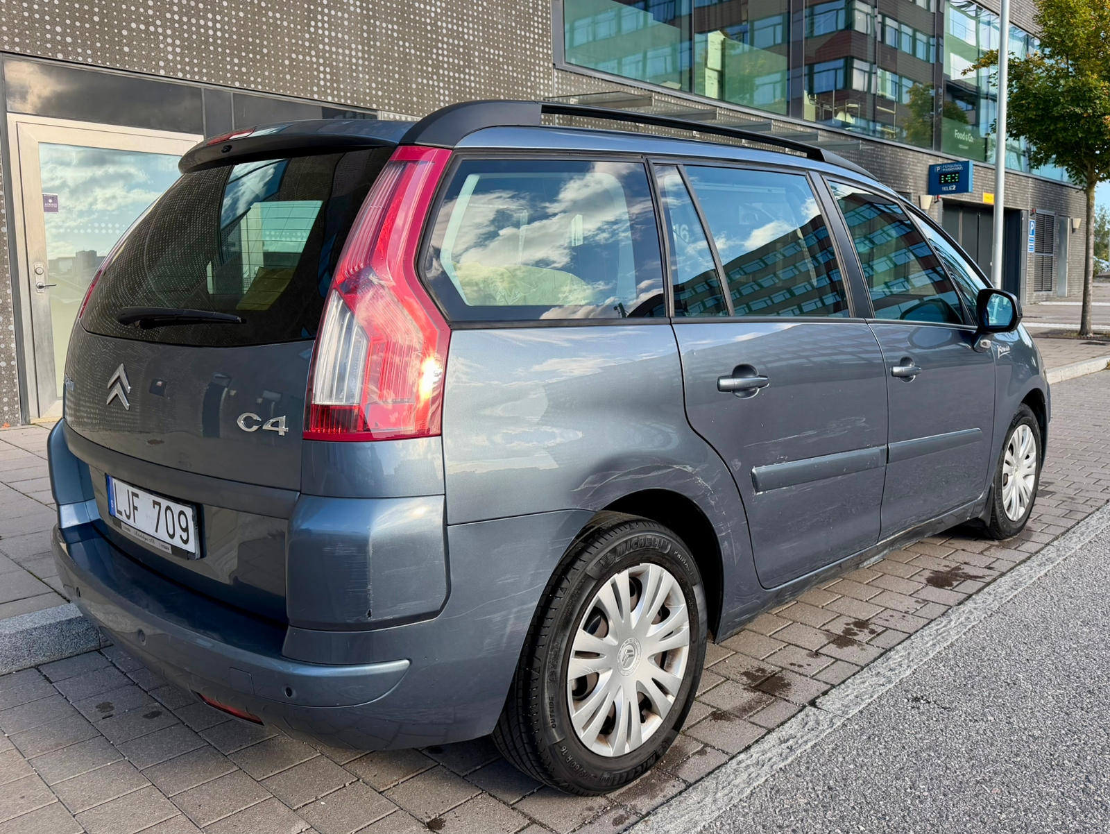 Citroen Grand C4 Picasso 1.8 Manuell 2007, bild 2/7