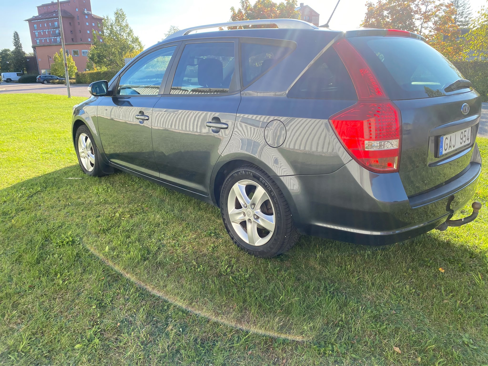 Kia Ceed _sw 1.6 CRDi Manuell 2010, bild 3/6