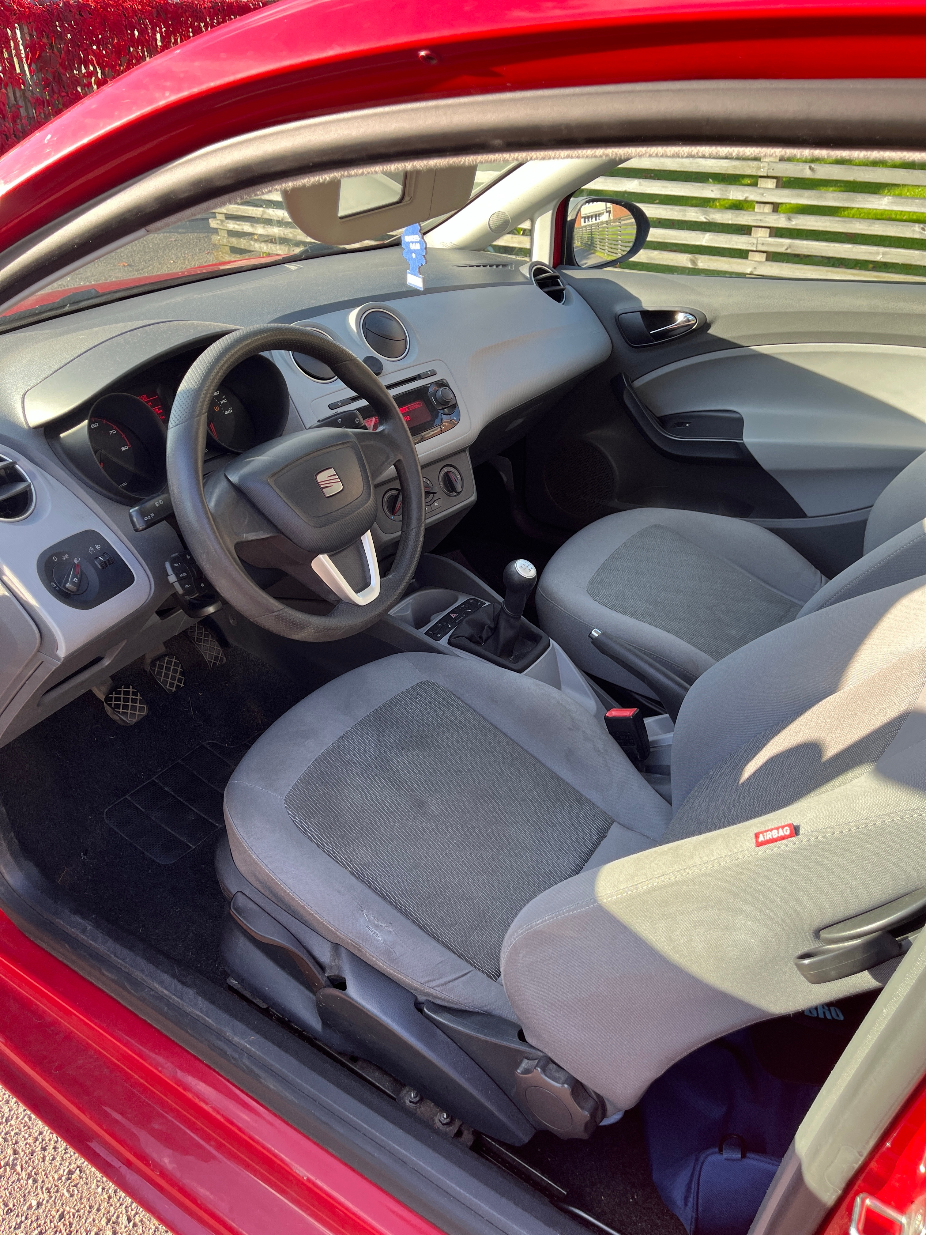 Seat Ibiza 3-dörrar 1.4 16v Manuell 2009, kuva 3/4