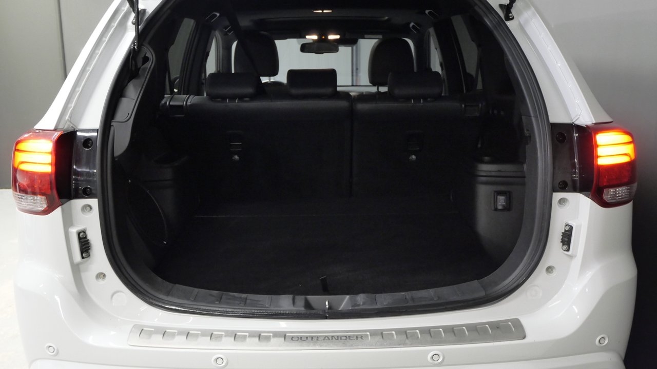 Mitsubishi Outlander PHEV CVT S-Edition 2017, photo 7/10