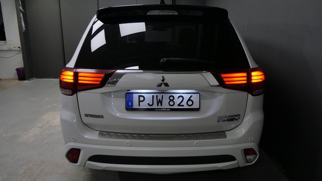 Mitsubishi Outlander PHEV CVT S-Edition 2017, photo 6/10