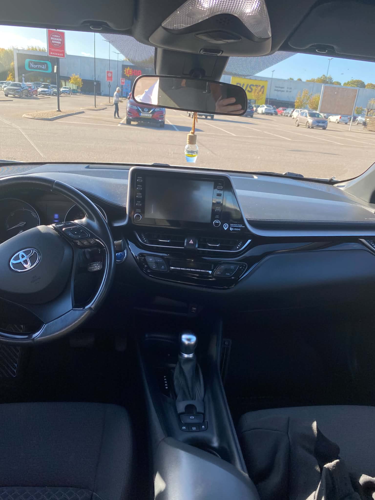 Toyota C-HR Hybrid CVT 2021, bild 6/6
