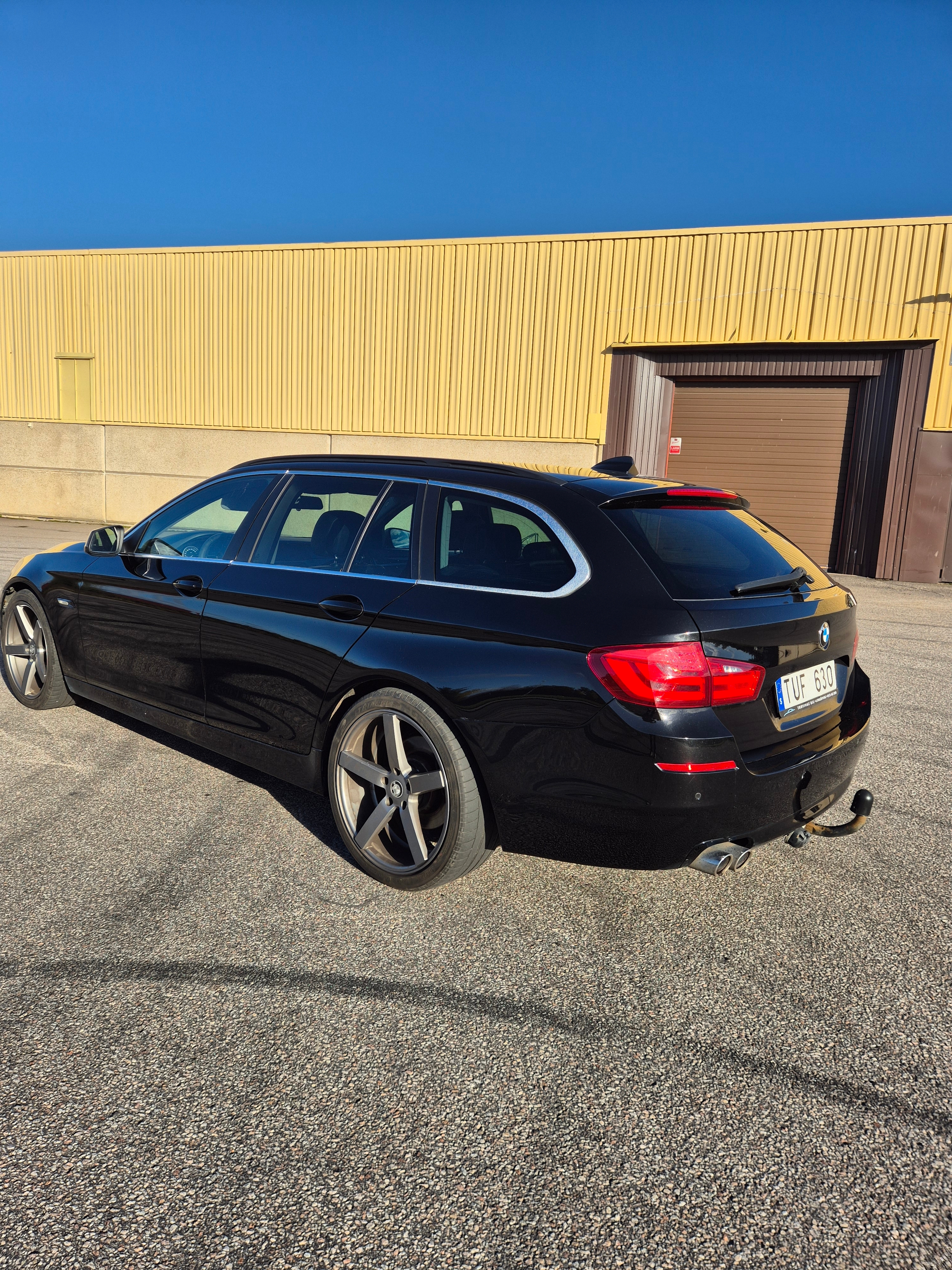 BMW 520 d Touring Steptronic 2011, bild 2/10
