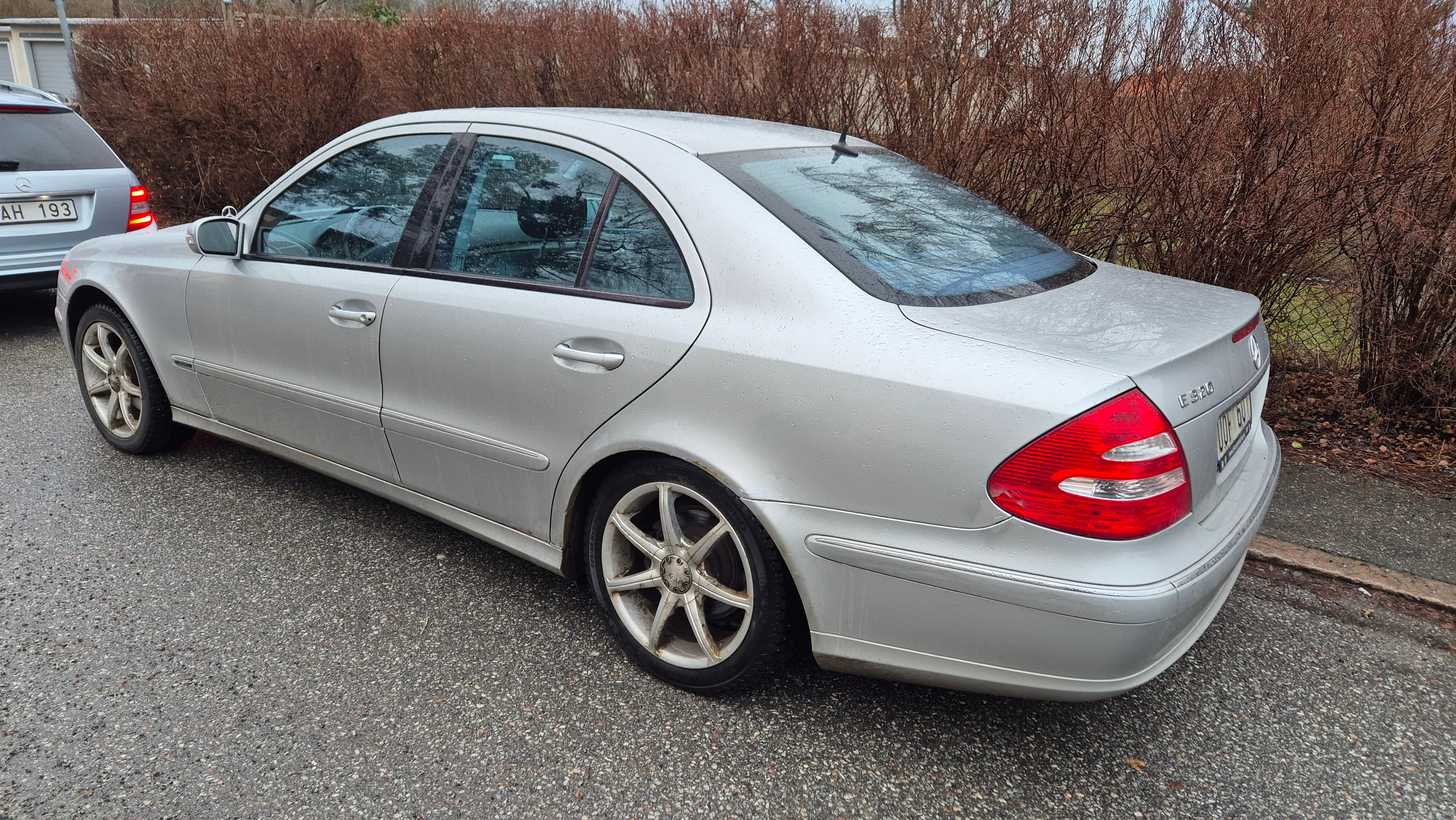 Mercedes-Benz E 320 5G-Tronic 2004, bild 2/7