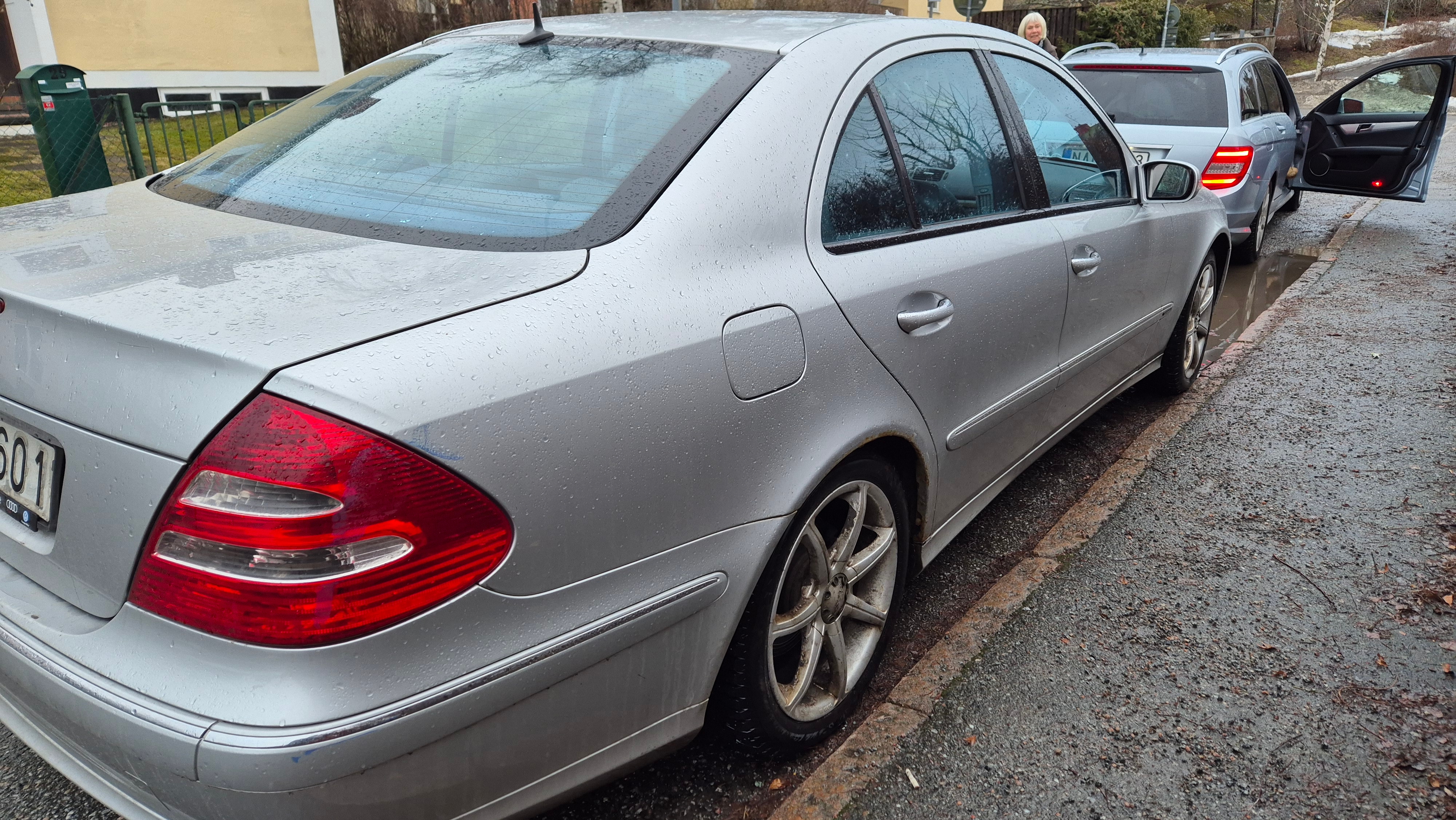 Mercedes-Benz E 320 5G-Tronic 2004, bild 4/7