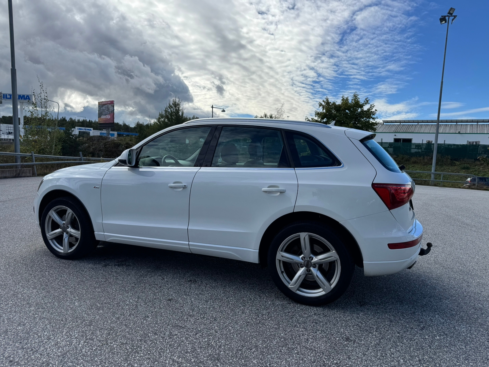 Audi Q5 2009, kuva 2/6