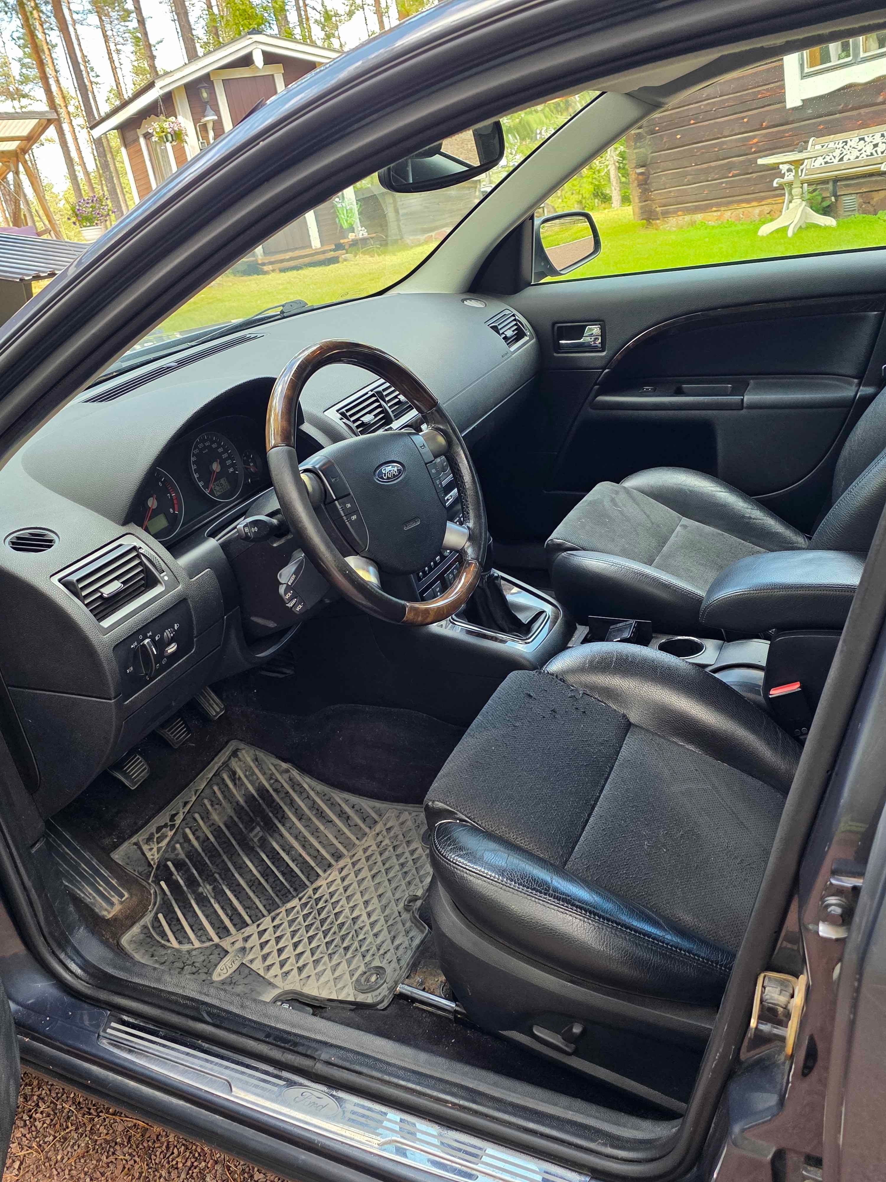 Ford Mondeo Halvkombi 2.5 V6 Manuell 2005, bild 6/10