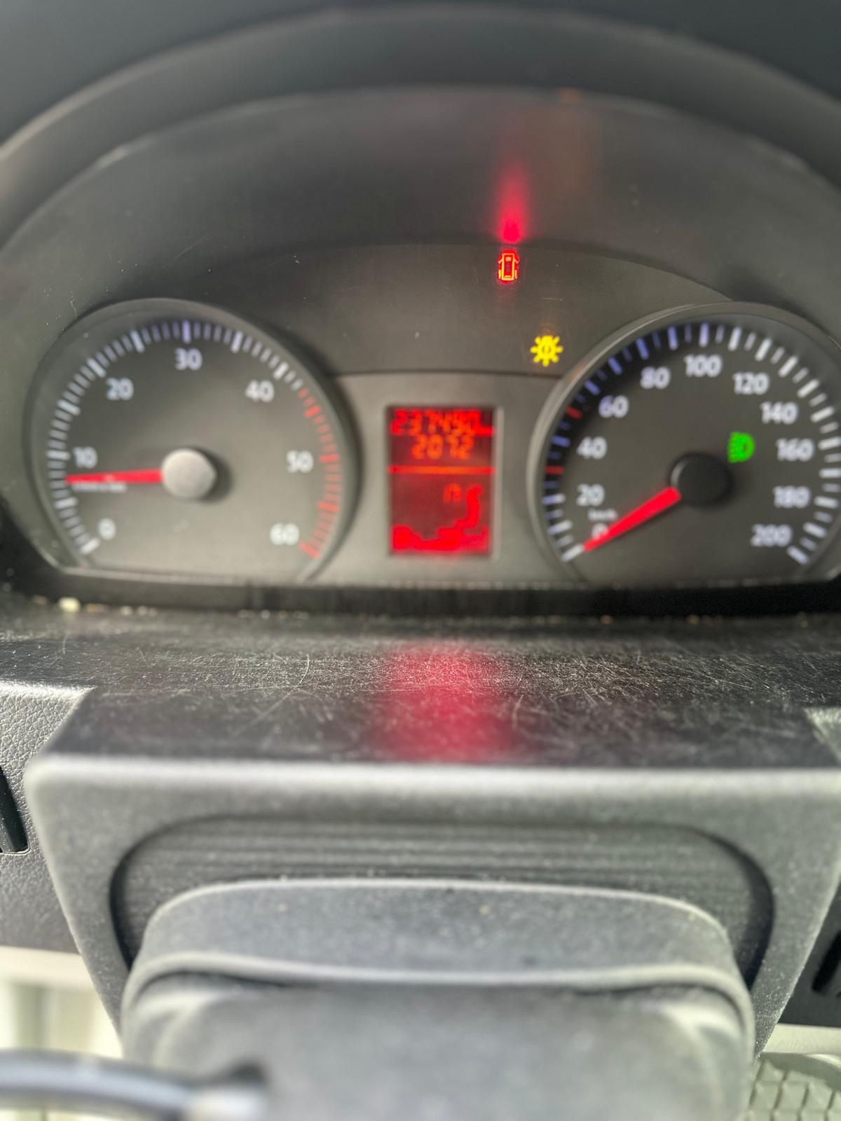 Volkswagen Crafter 35 2.5 TDI Manuell 2009, bild 4/8