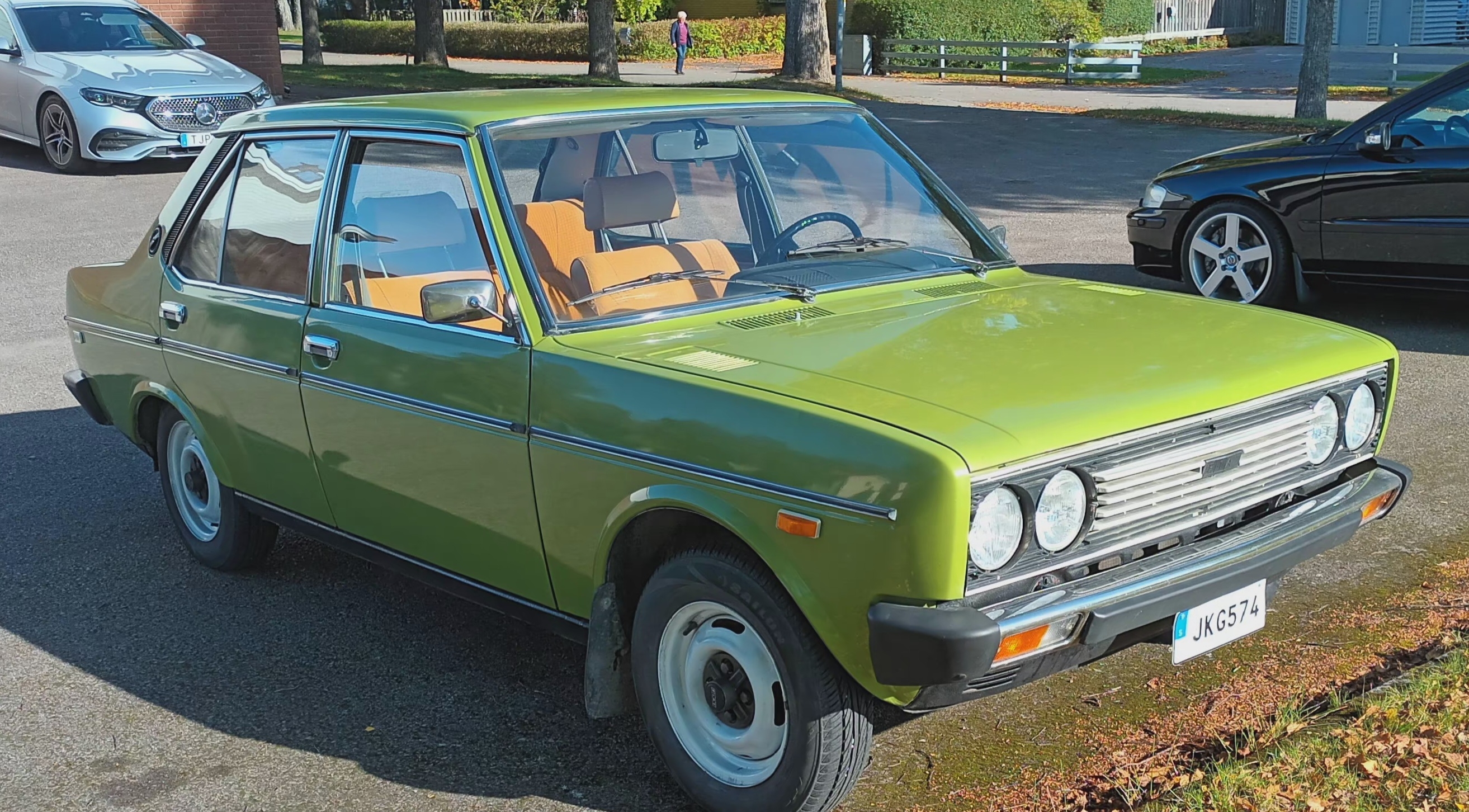 Fiat 131 4-dörrars Sedan 1.6 Manuell 1976, bild 2/6