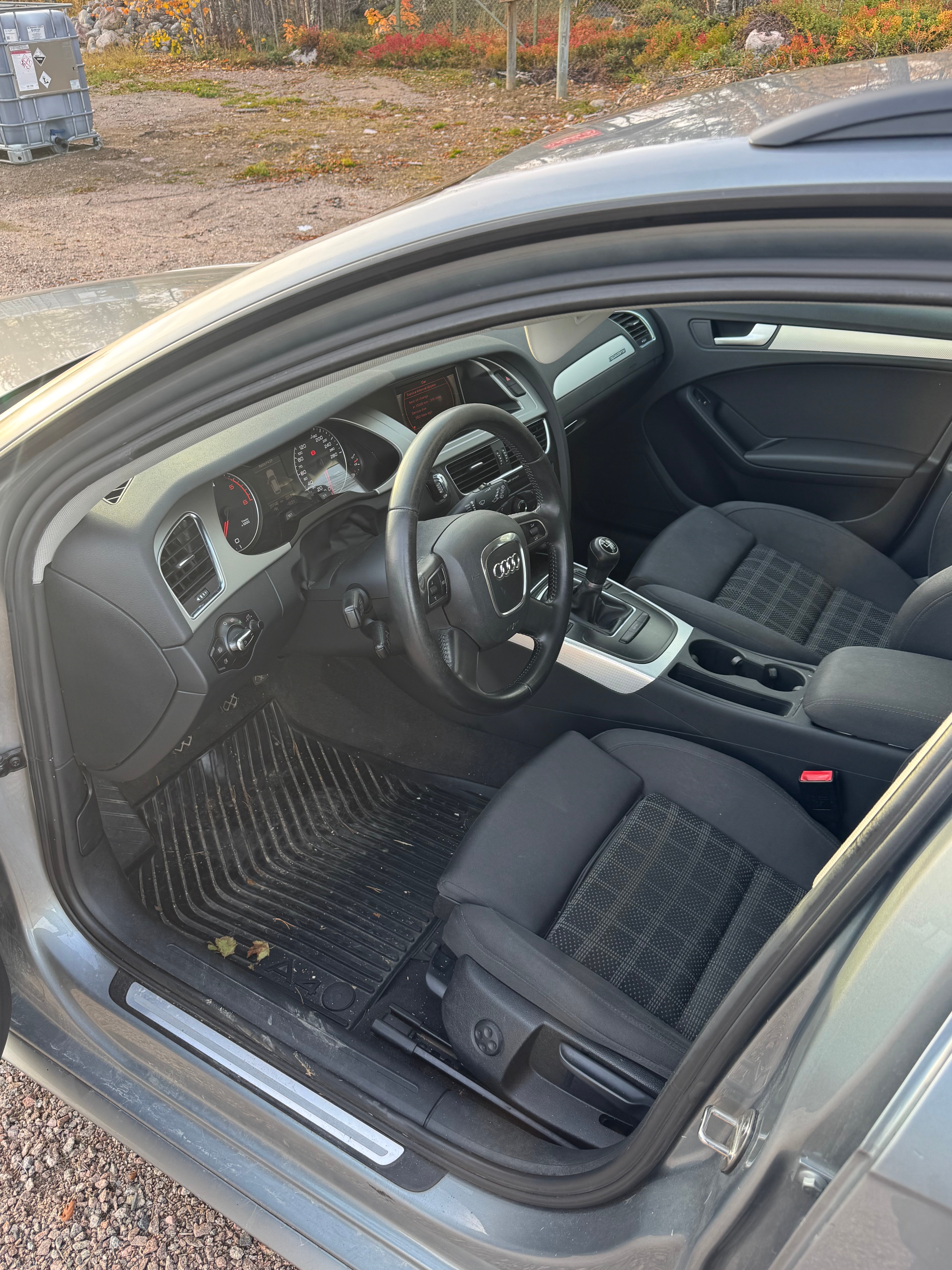 Audi A4 2010, bild 5/6