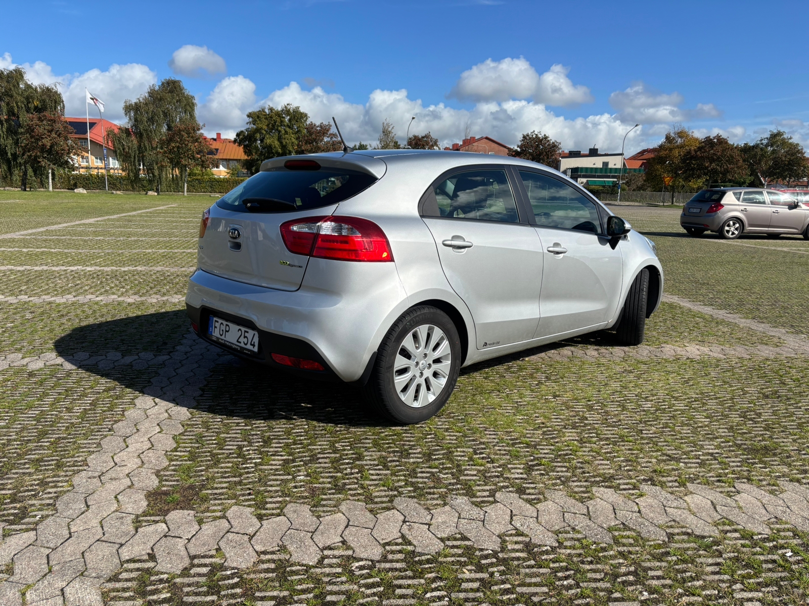 Kia Rio 5-dörrar 1.2 CVVT Manuell 2013, bild 2/10