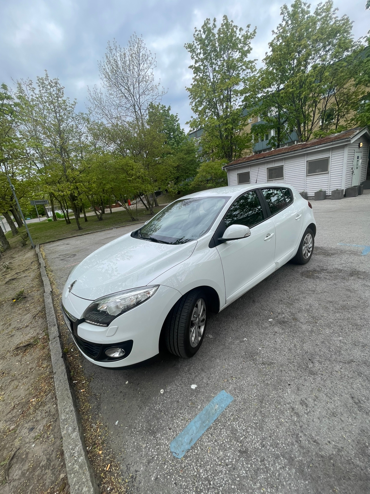 Renault Megane III 1.5 dCi Manuell 2014, bild 2/4