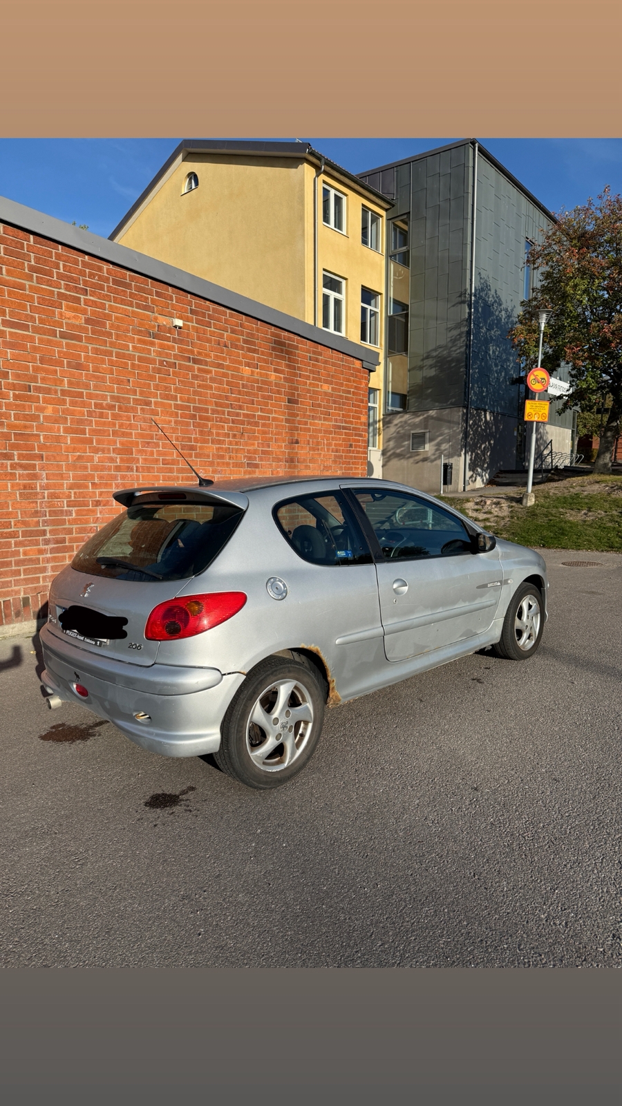 Peugeot 206 3-dörrar 1.6 Manuell 2004, bild 2/10