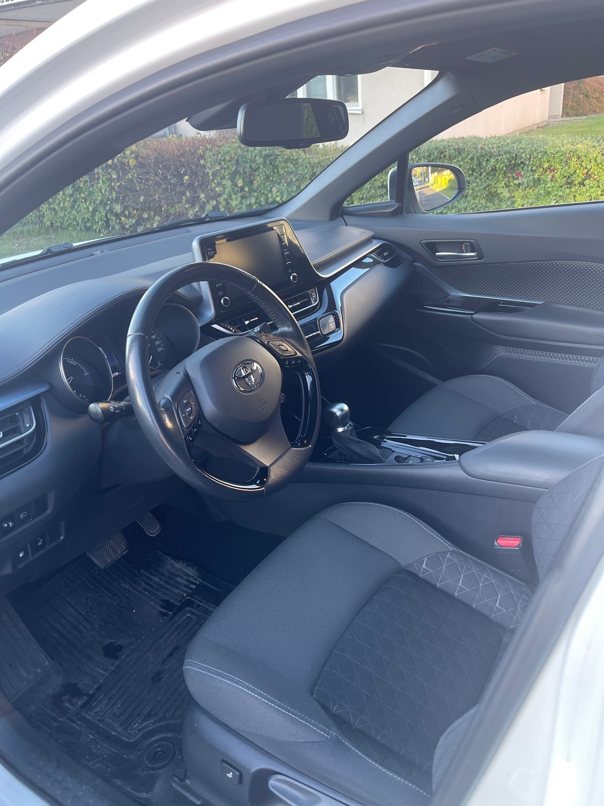 Toyota C-HR Hybrid CVT 2021, bild 6/9