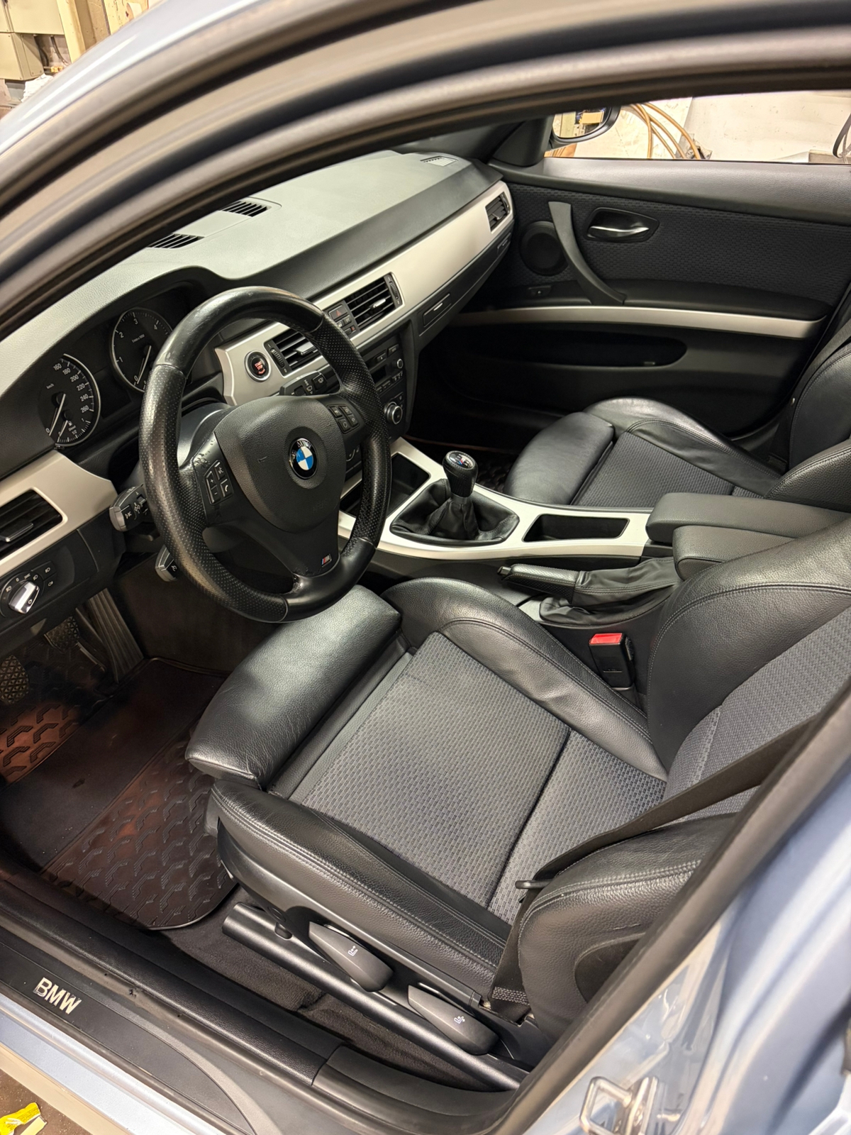 BMW 320 2011, photo 5/7