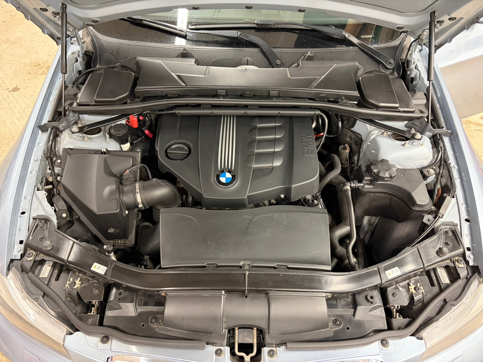 BMW 320 2011, photo 7/7