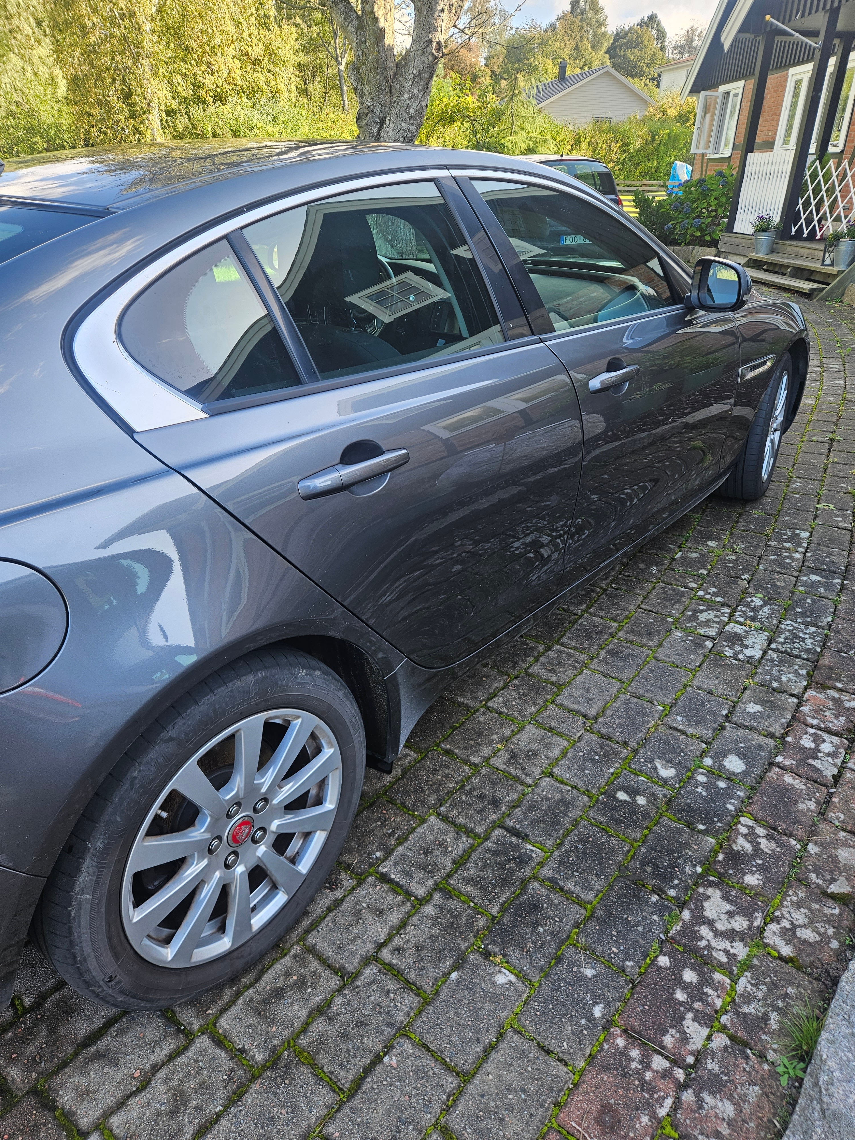 Jaguar XE 20d Automatisk 2018, bild 4/4