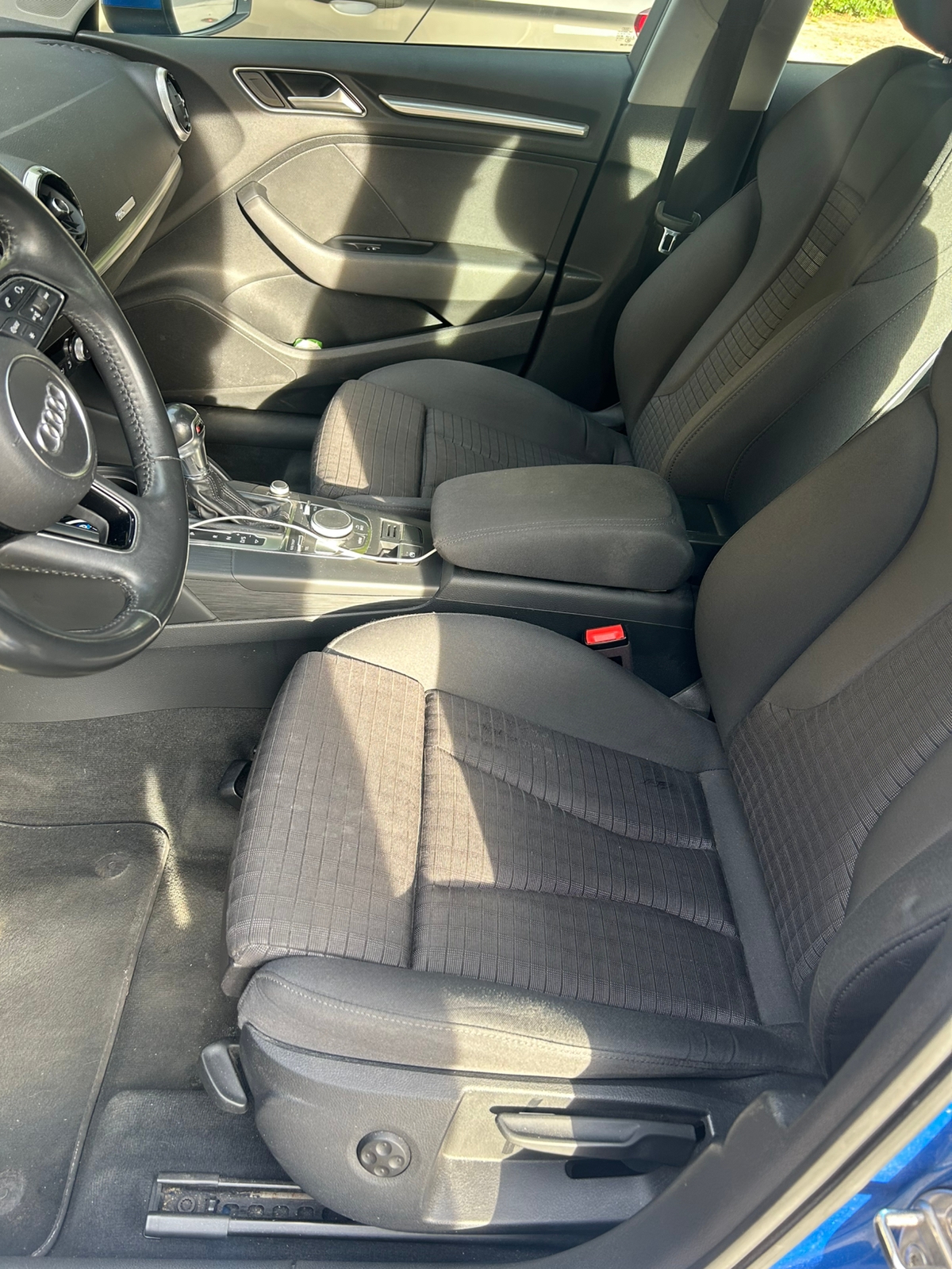 Audi A3 Sportback 1.5 TFSI COD S Tronic 2018, bild 6/7