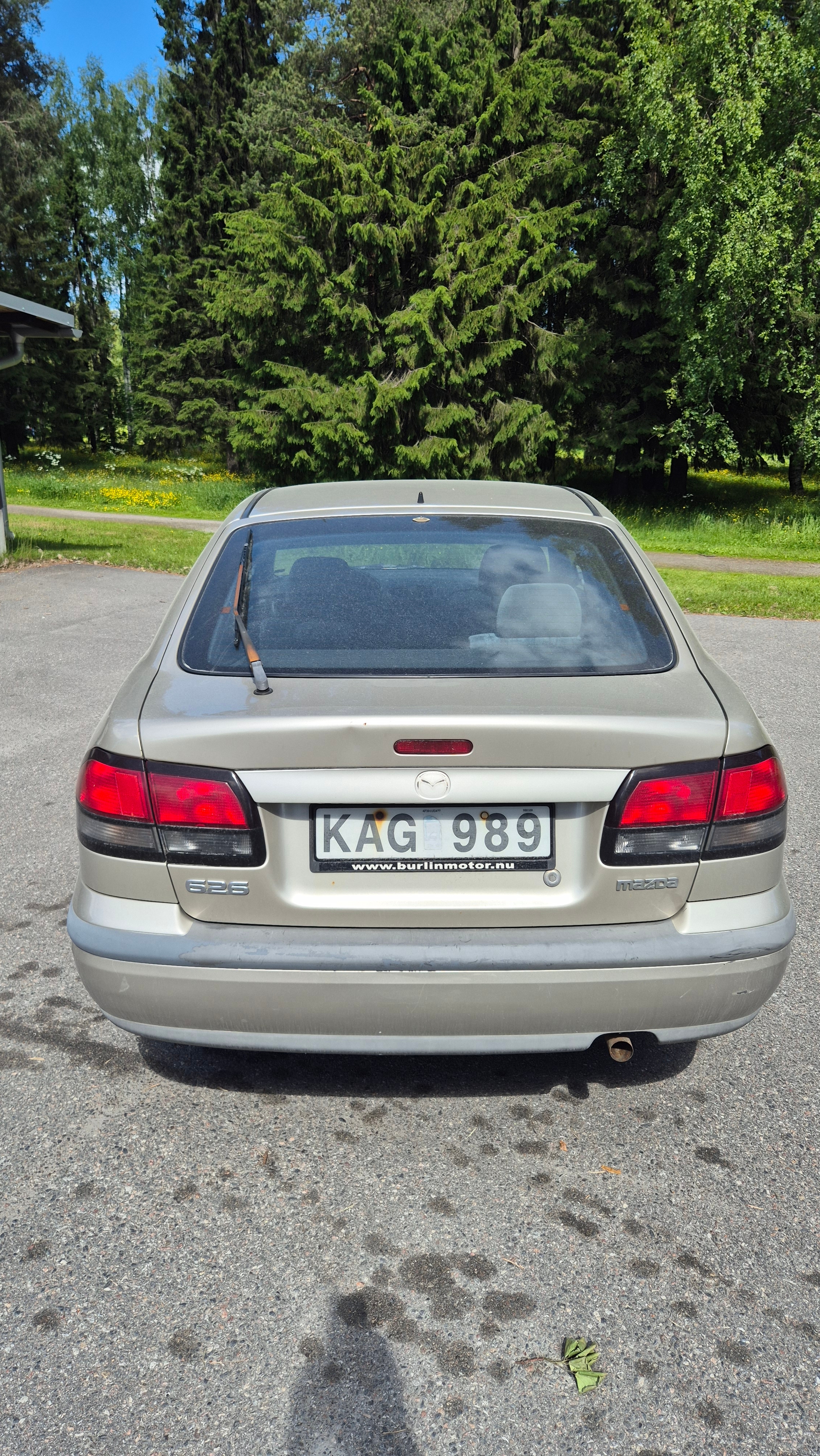 Mazda 626 Halvkombi 2.0 Manuell 1998, bild 5/9