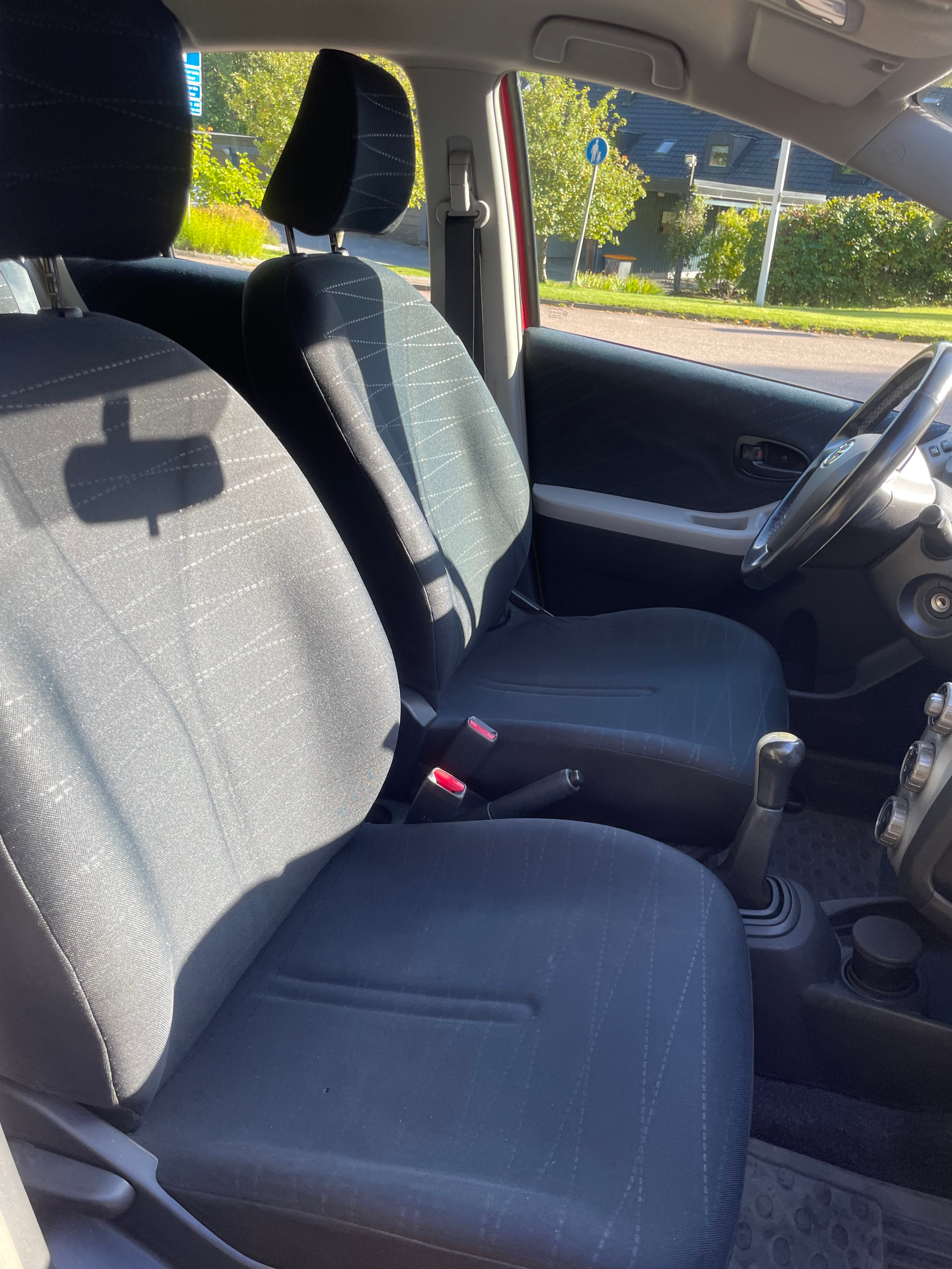Toyota Yaris 5-dörrar 1.0 VVT-i Manuell 2007, bild 4/10