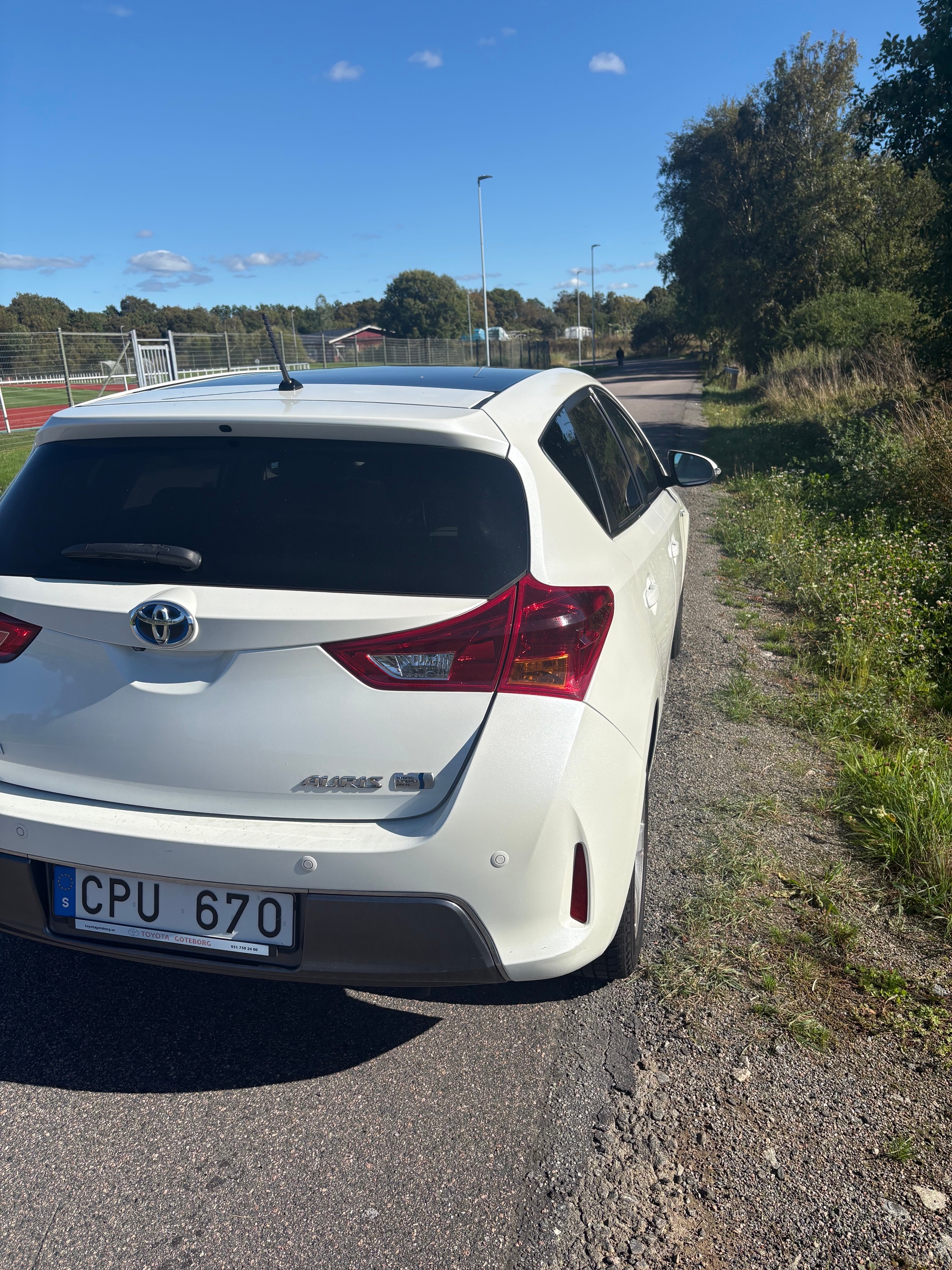 Toyota Auris Hybrid e-CVT 2013, bild 4/10