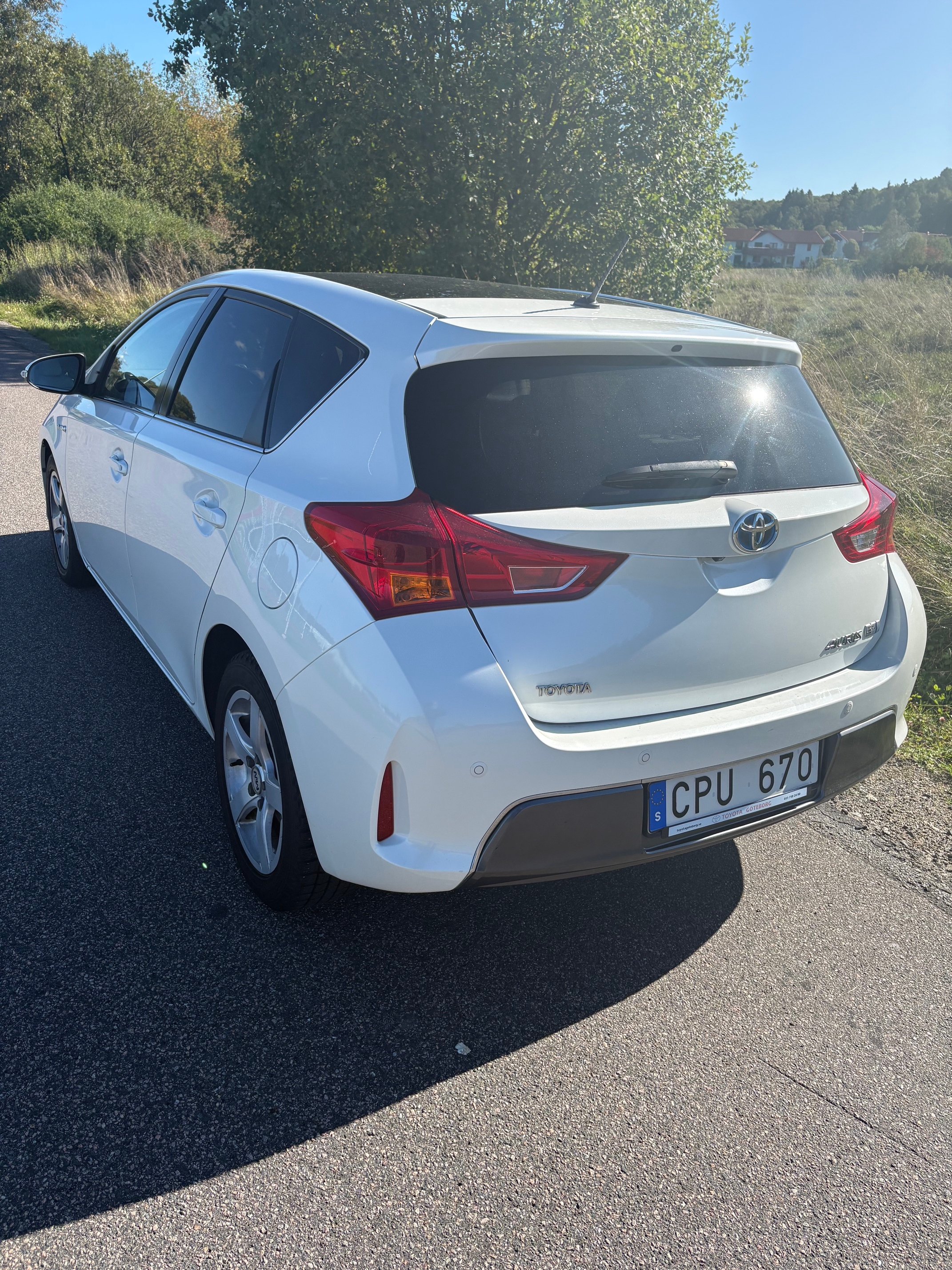 Toyota Auris Hybrid e-CVT 2013, bild 6/10