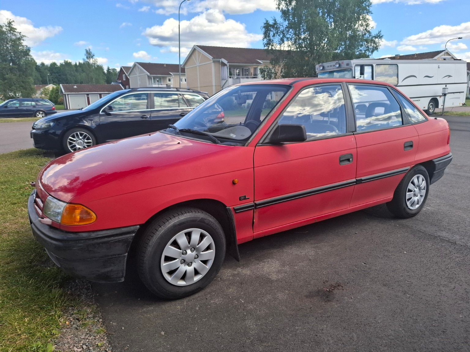 Opel Astra Sedan 1.6 Si Automatisk 1993, bild 2/9