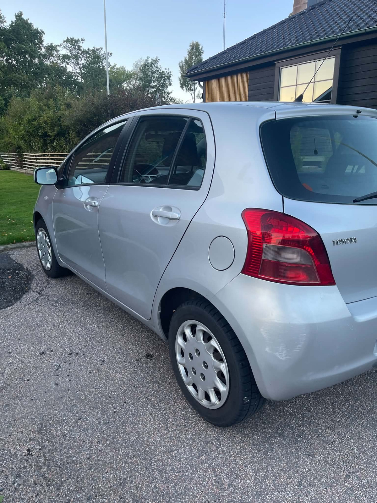Toyota Yaris 5-dörrar 1.3 VVT-i Manuell 2008, photo 6/10